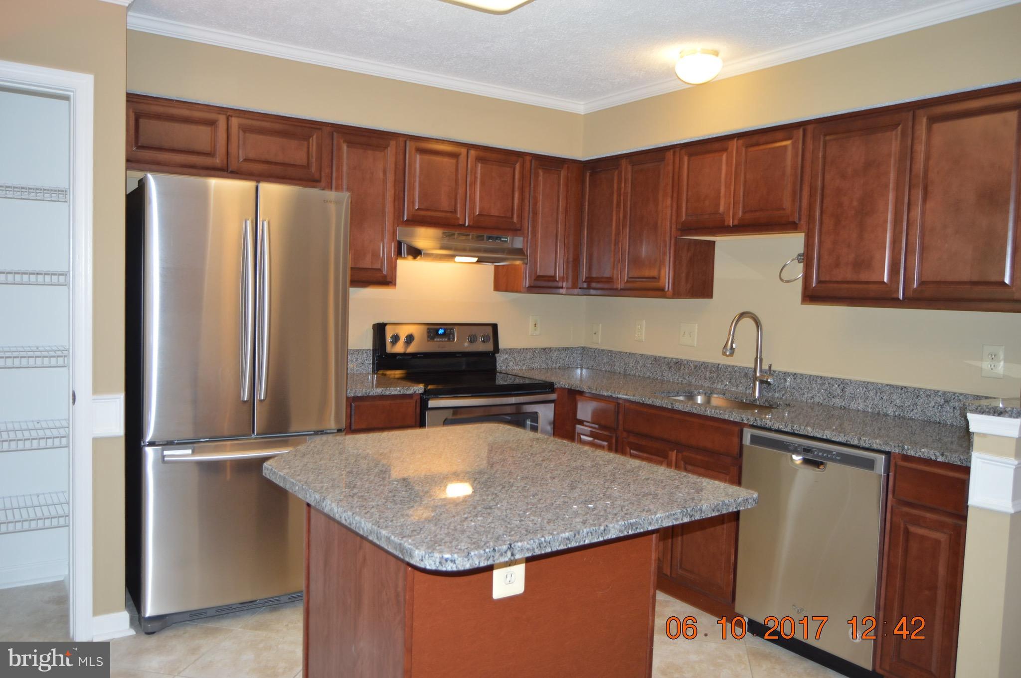 VILLAGE OF THOMAS RUN - Residential Lease