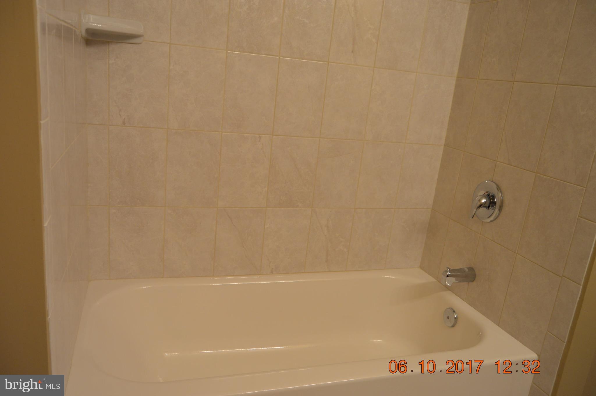 VILLAGE OF THOMAS RUN - Residential Lease