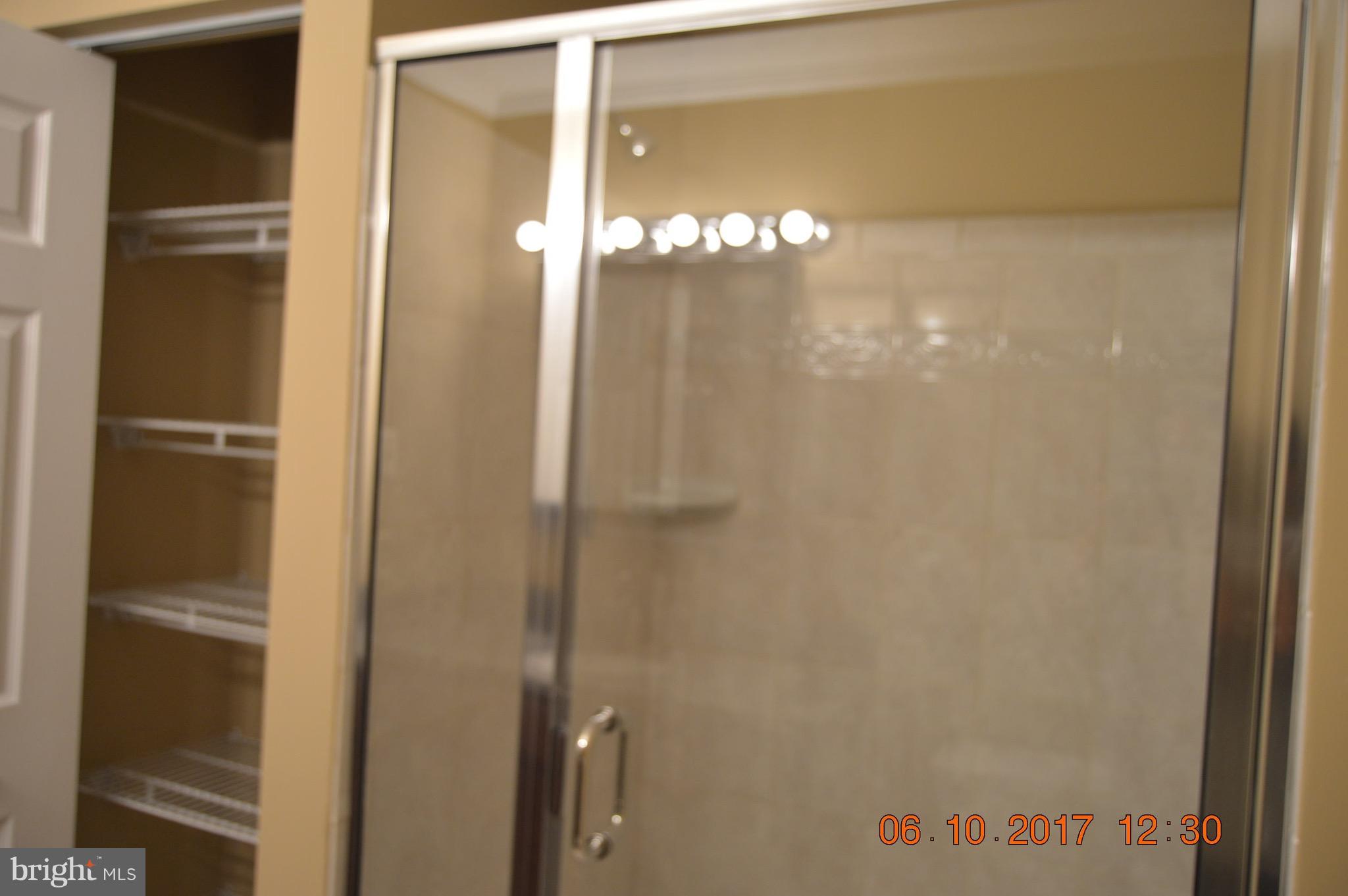 VILLAGE OF THOMAS RUN - Residential Lease