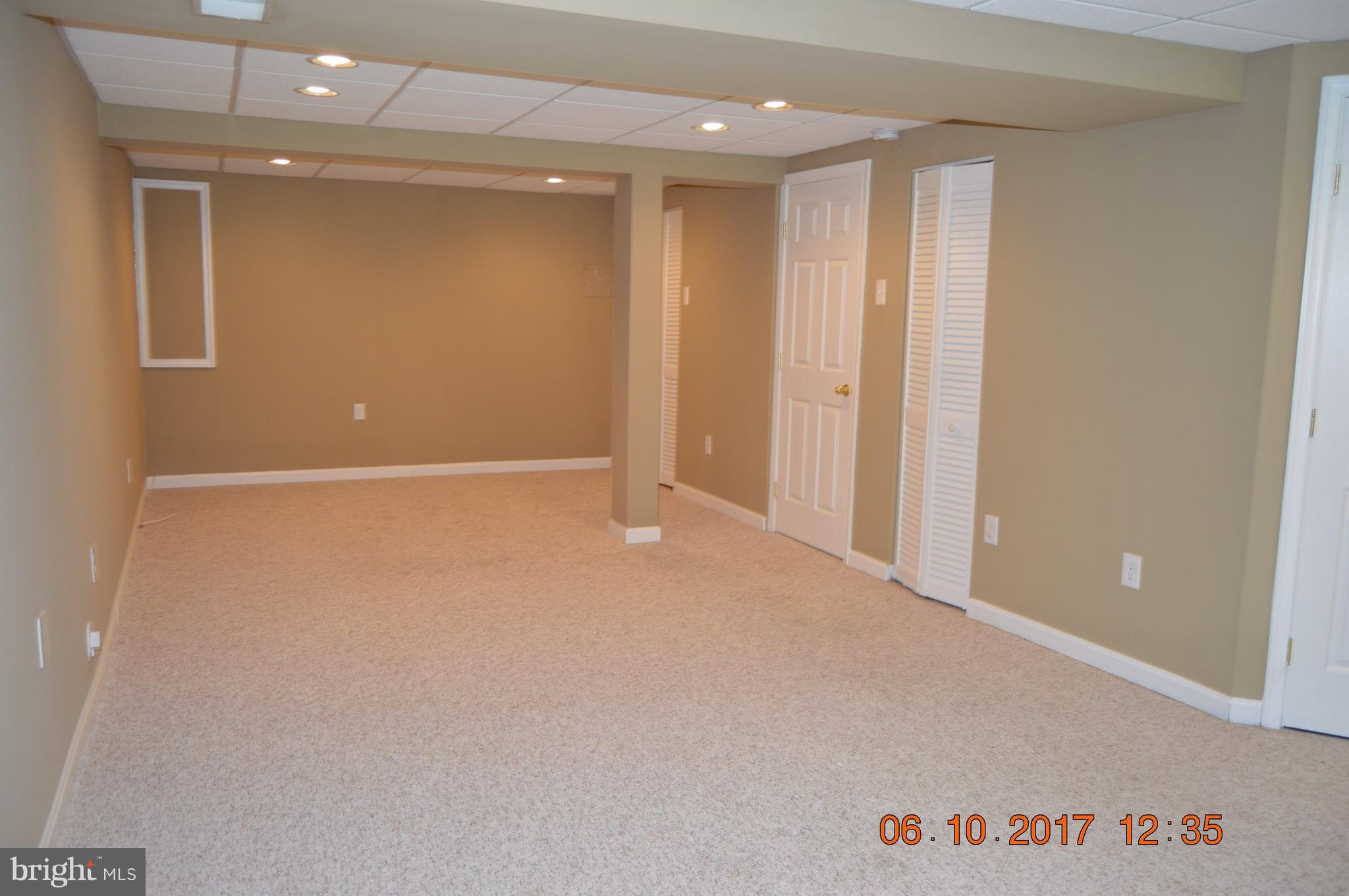 VILLAGE OF THOMAS RUN - Residential Lease