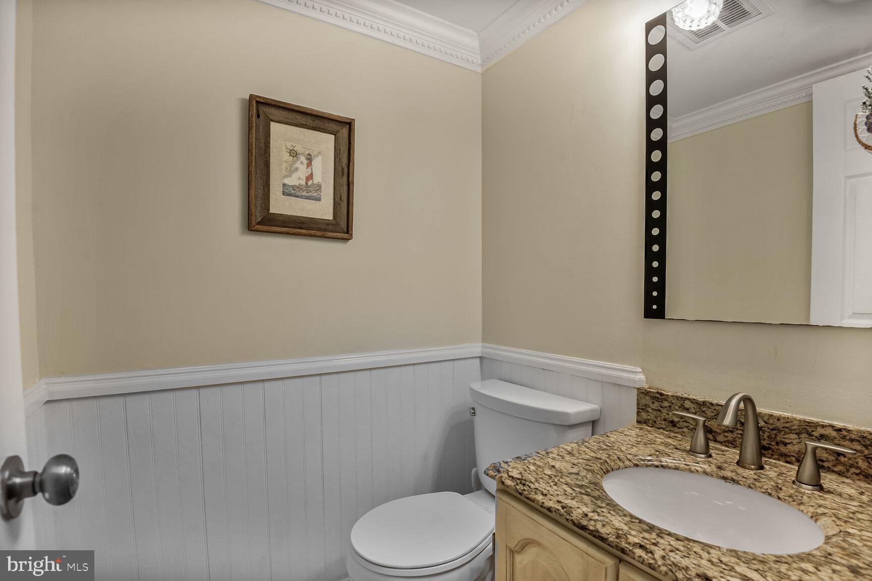 COUNTRY CLUB MANOR - Residential