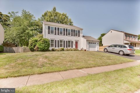 Photo of 14617 Lock Drive, CENTREVILLE, VA 20120 (MLS # VAFX2307308)