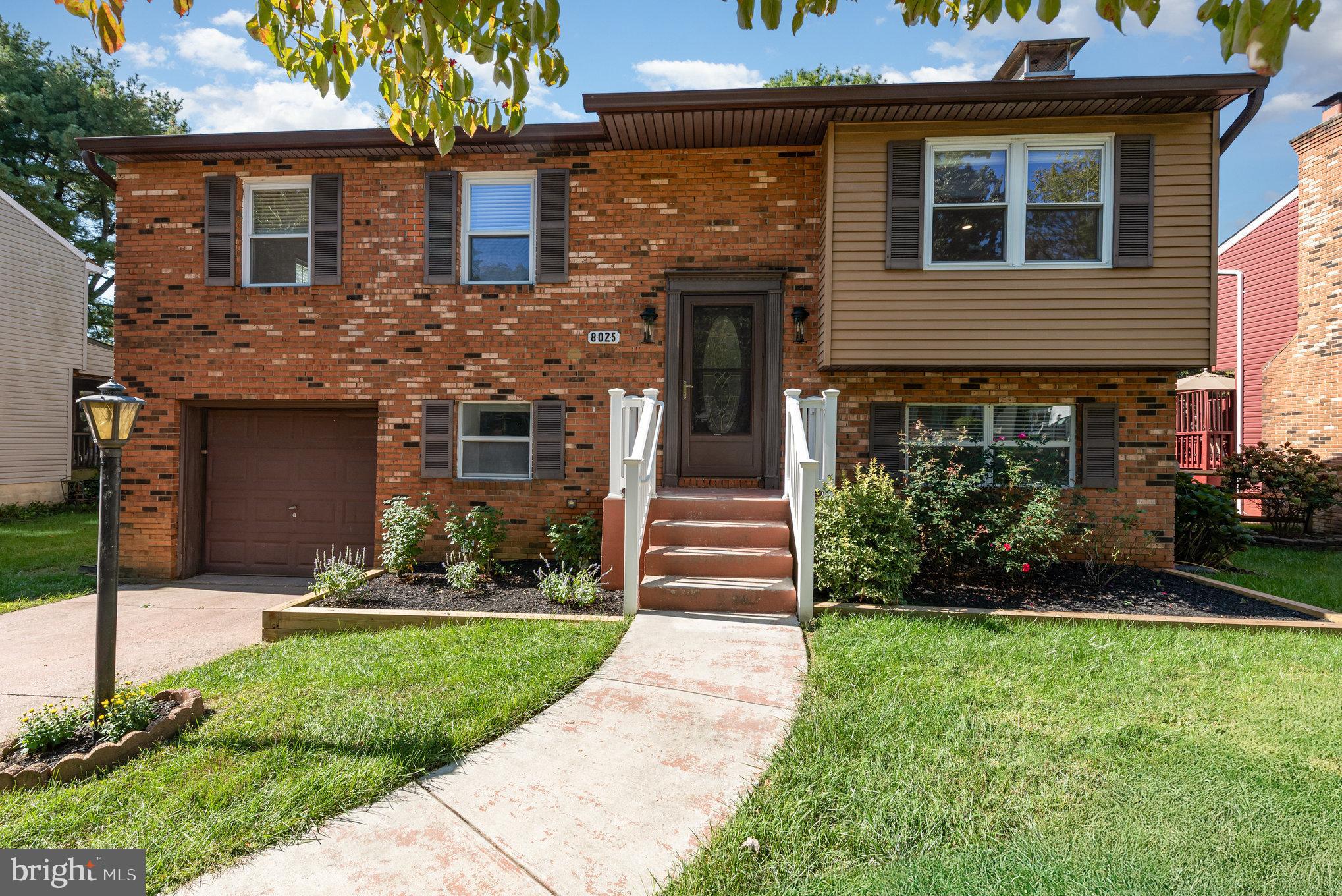 8025 CAMERADO COURT