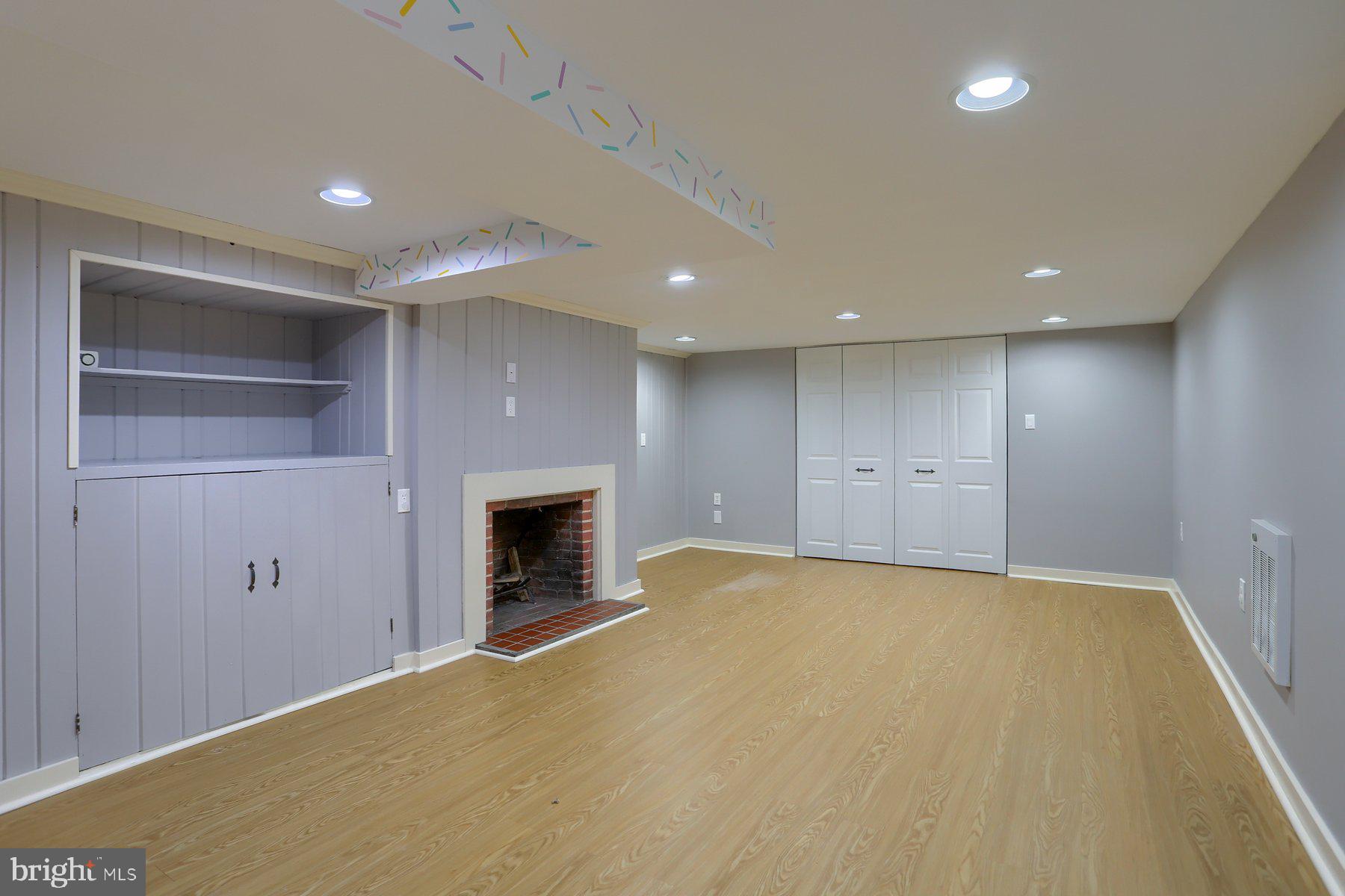 CUMBERLAND MANOR - Residential