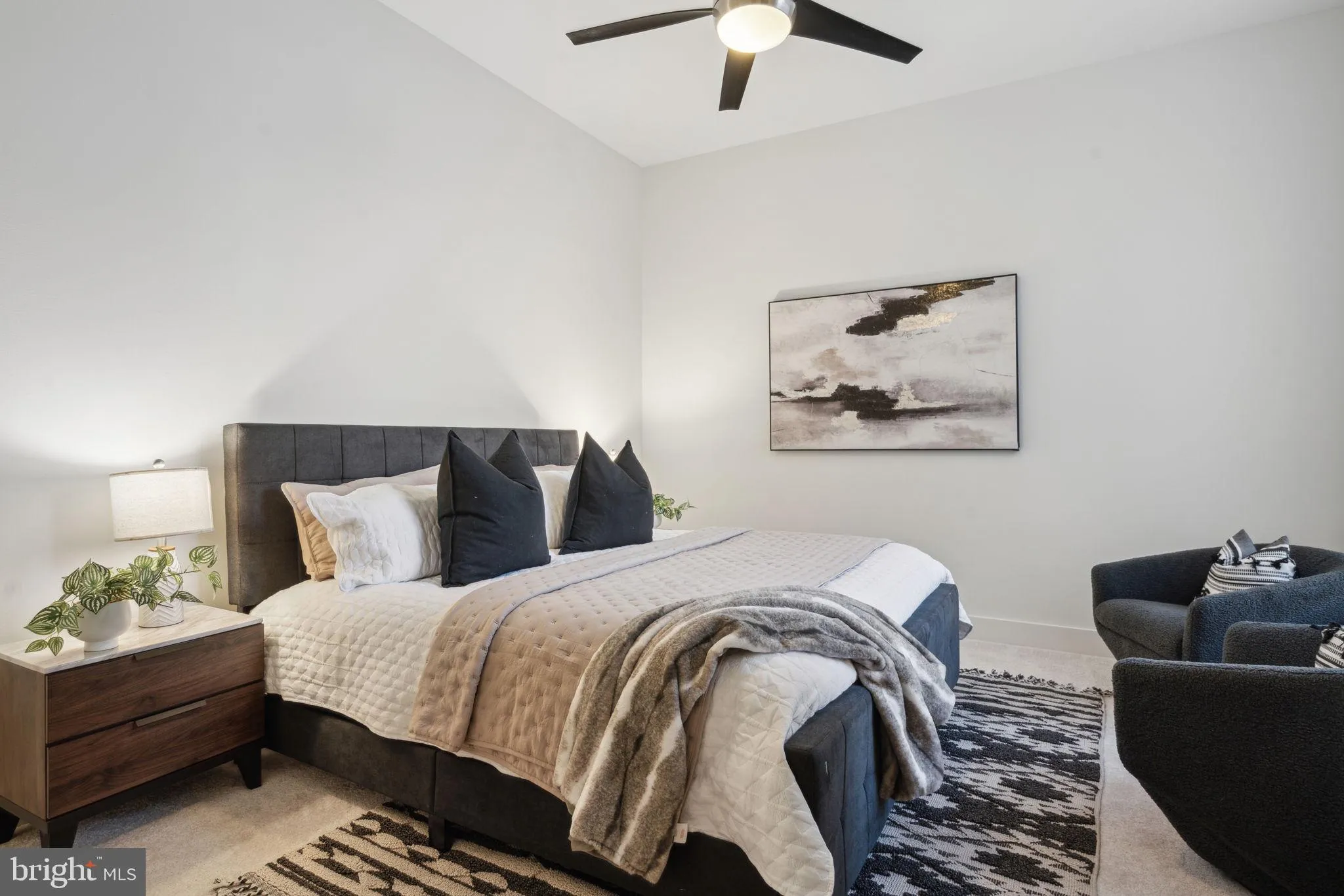 Philadelphia, Pennsylvania 19107, United States, 2 Bedrooms Bedrooms, ,2 BathroomsBathrooms,Residential,Active,114455