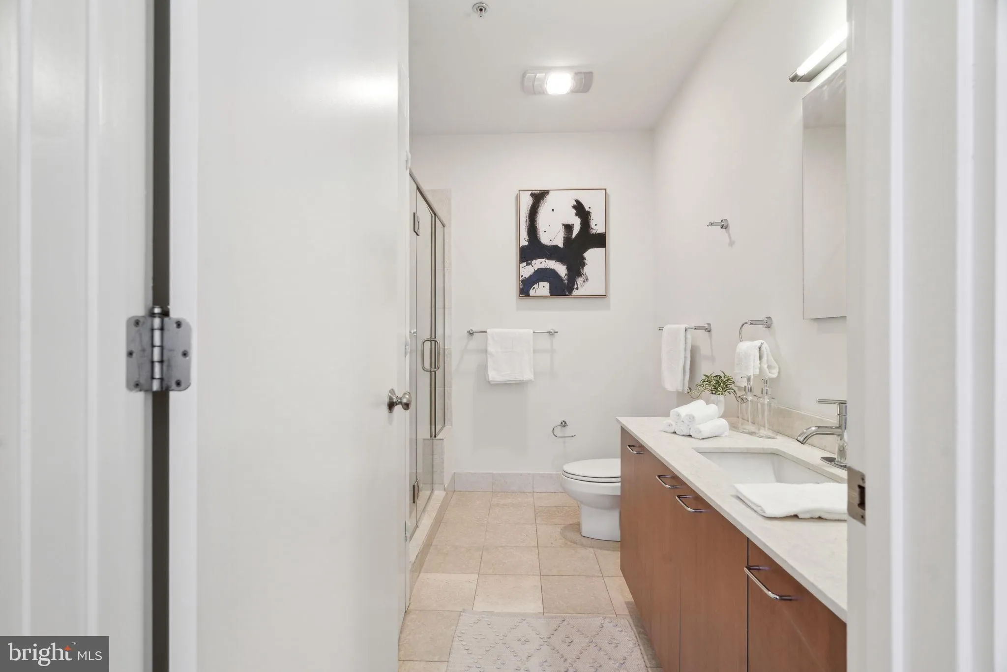 Philadelphia, Pennsylvania 19107, United States, 2 Bedrooms Bedrooms, ,2 BathroomsBathrooms,Residential,Active,114455