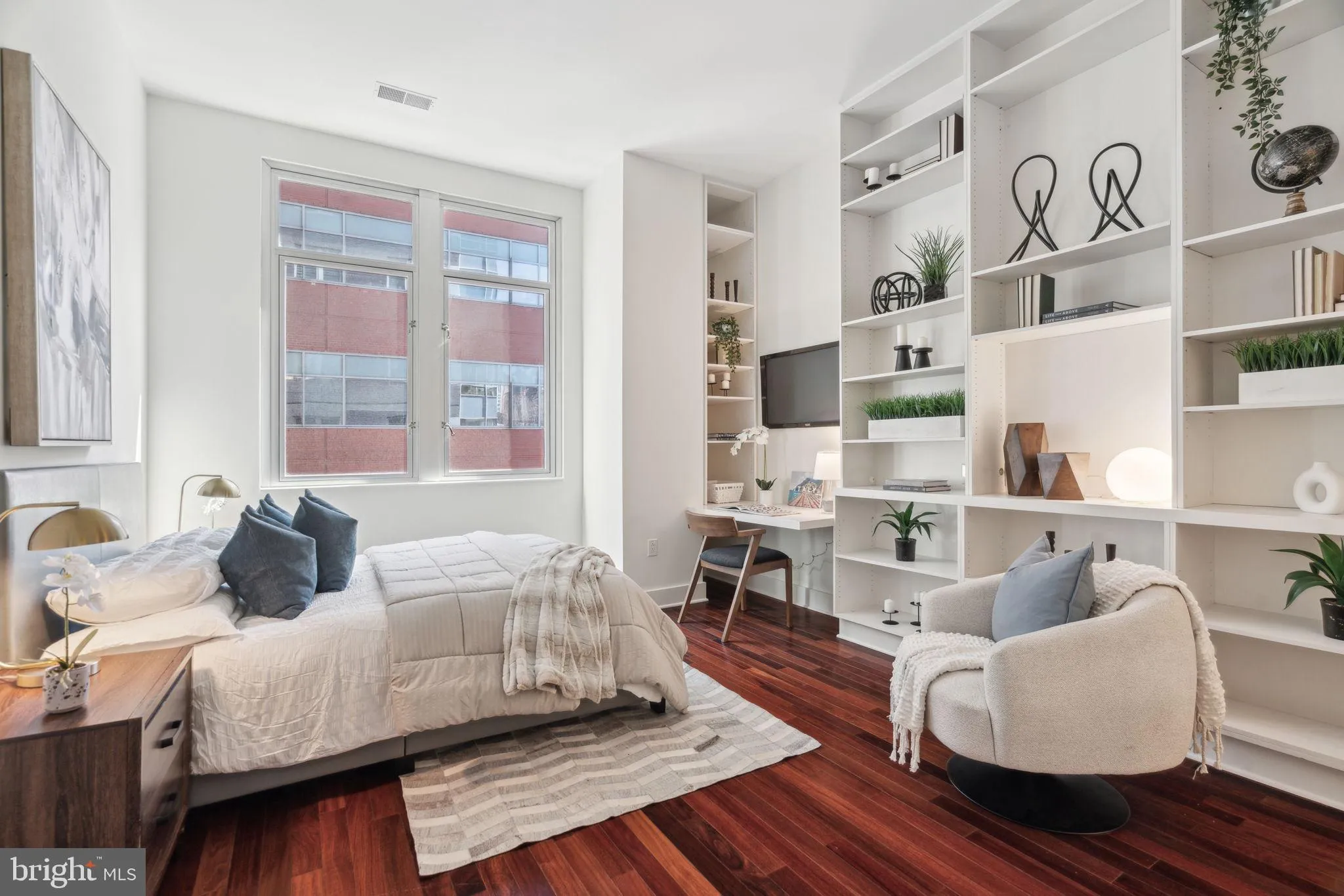 Philadelphia, Pennsylvania 19107, United States, 2 Bedrooms Bedrooms, ,2 BathroomsBathrooms,Residential,Active,114455