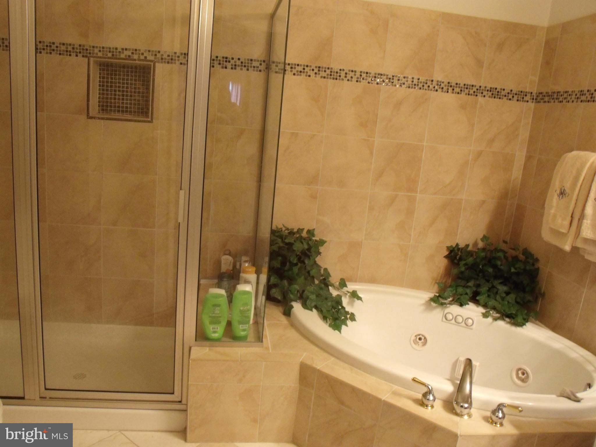 KING FARM VILLAGE - Residential Lease