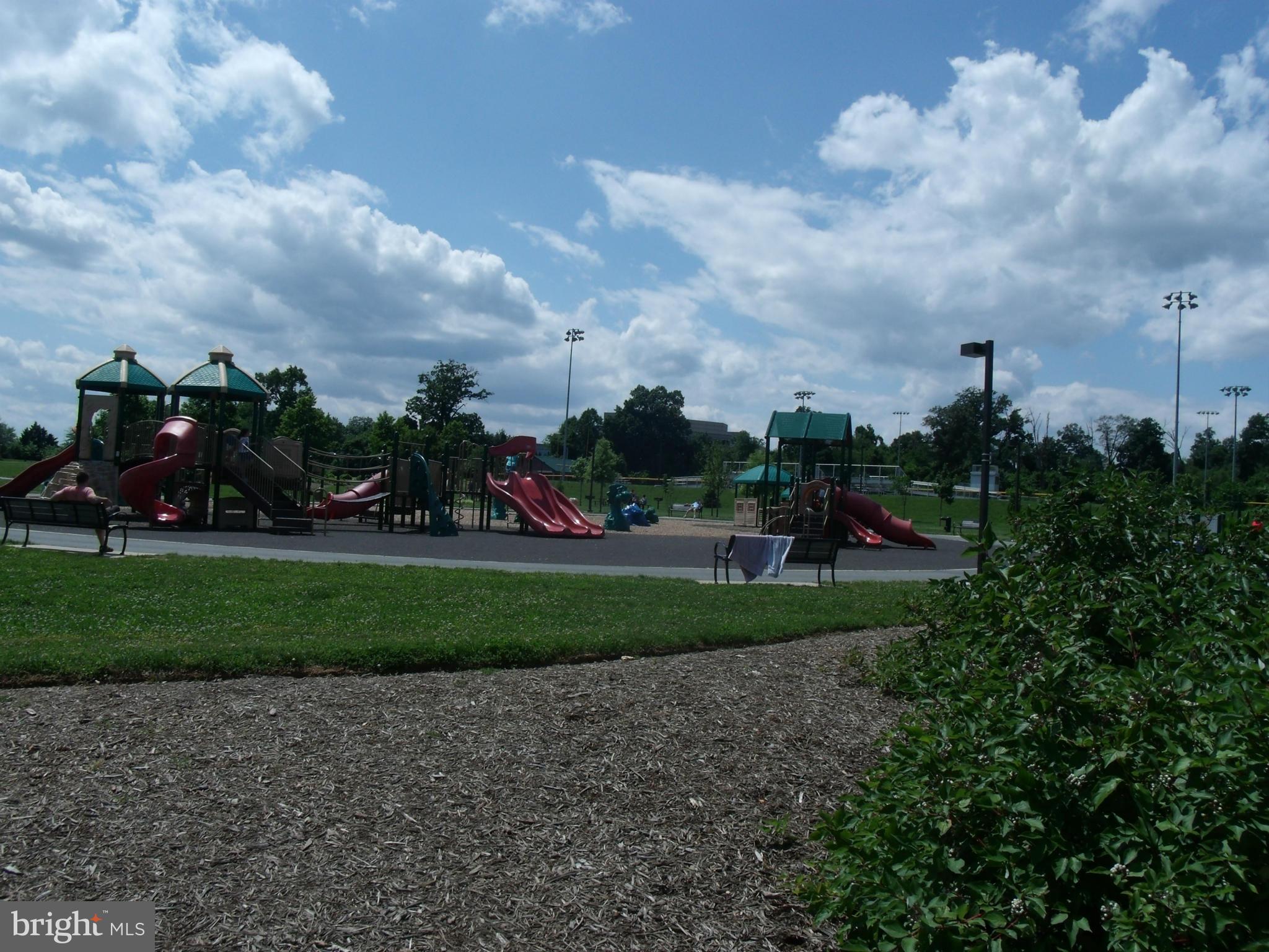 KING FARM VILLAGE - Residential Lease