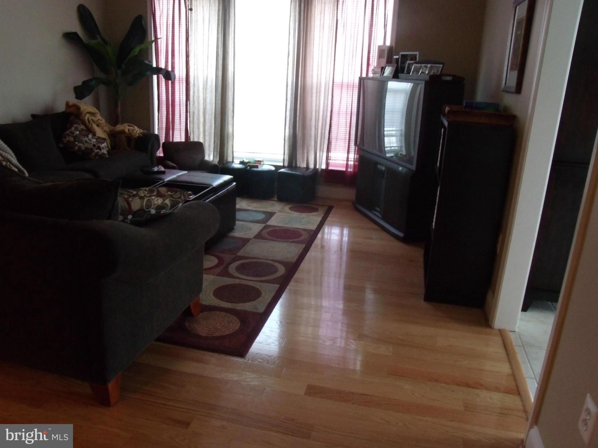 KING FARM VILLAGE - Residential Lease