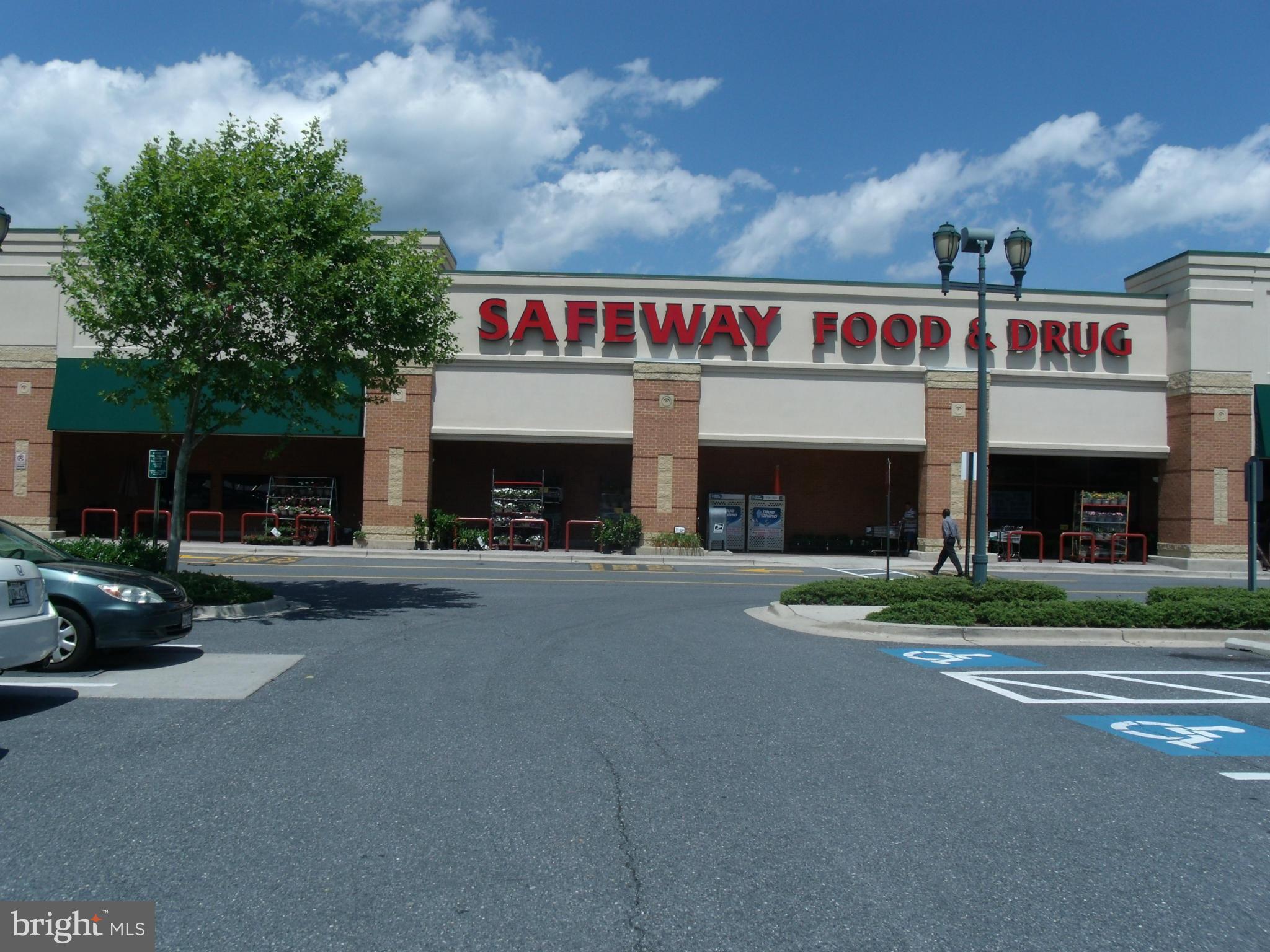 KING FARM VILLAGE - Residential Lease