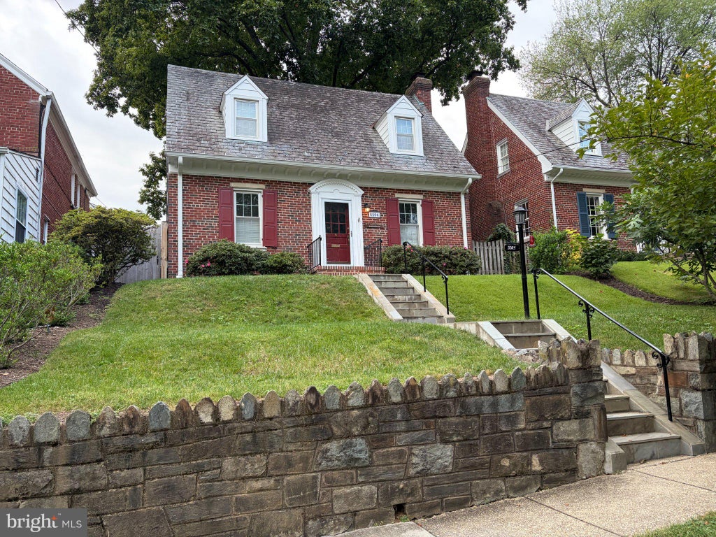 Photo of 5504 30th Place NW, WASHINGTON, DC 20015 (MLS # DCDC2284546)
