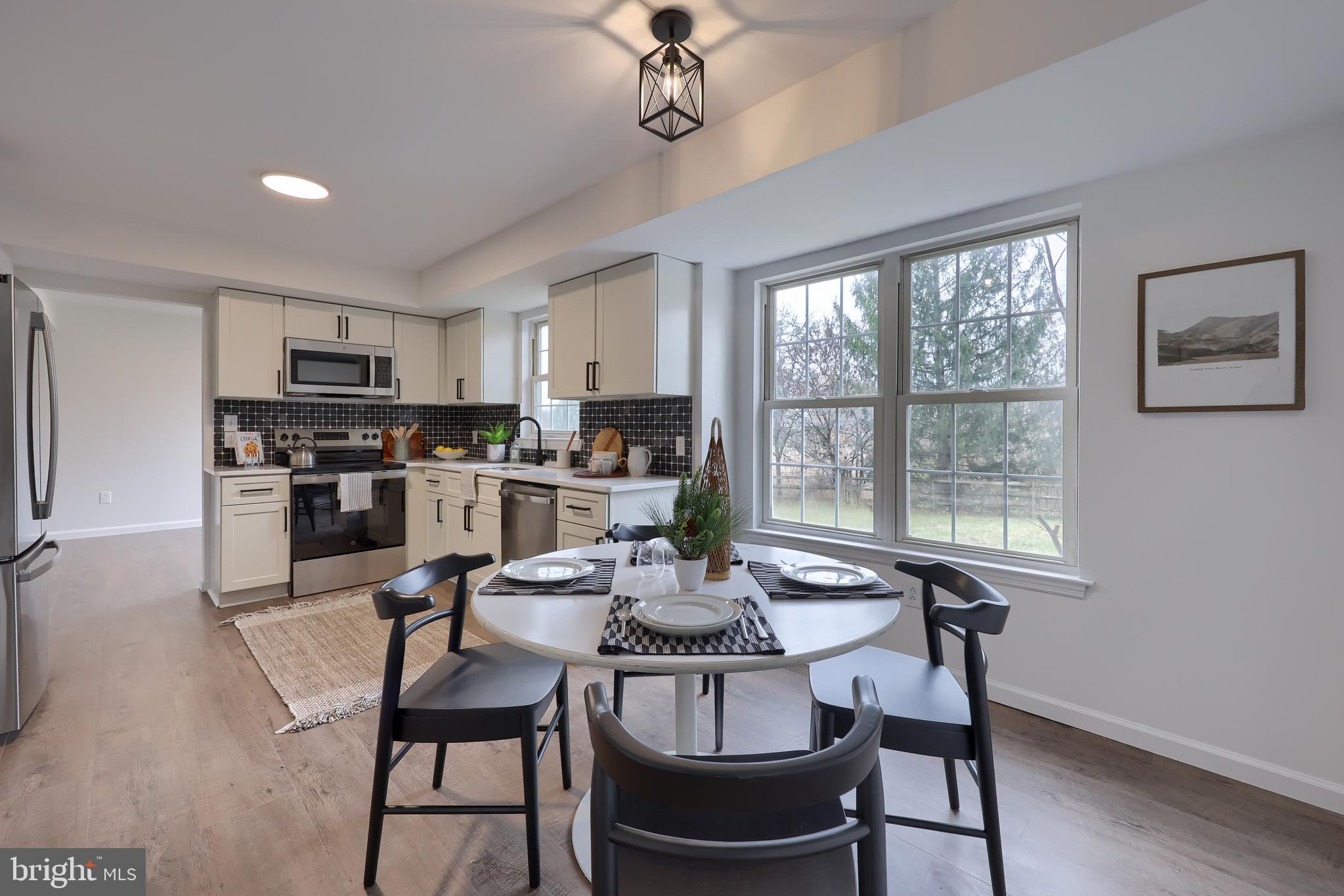 HUNTERS RUN - Residential