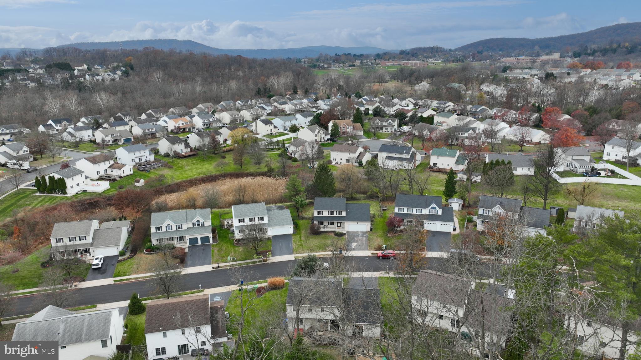 HUNTERS RUN - Residential