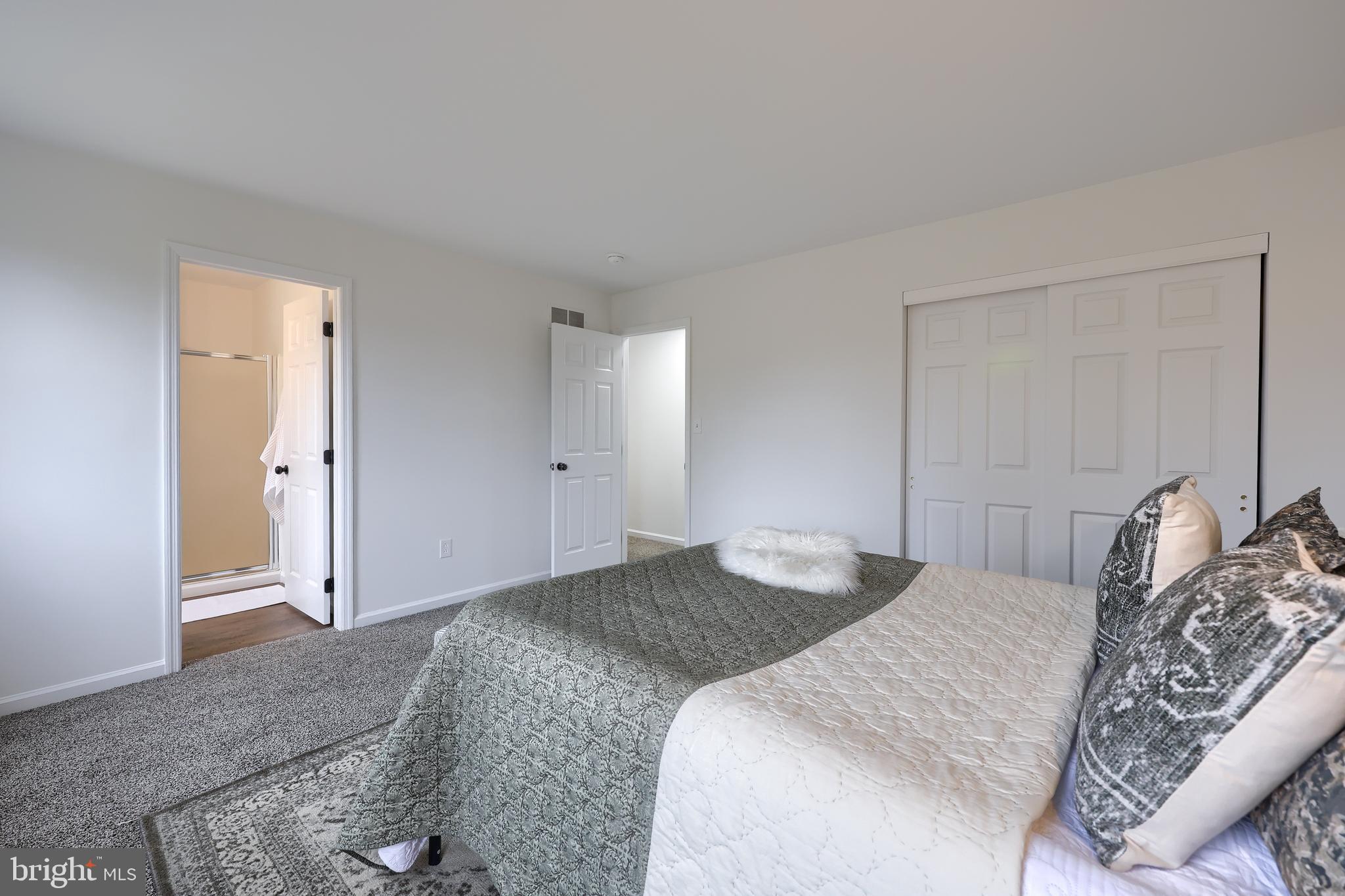 HUNTERS RUN - Residential