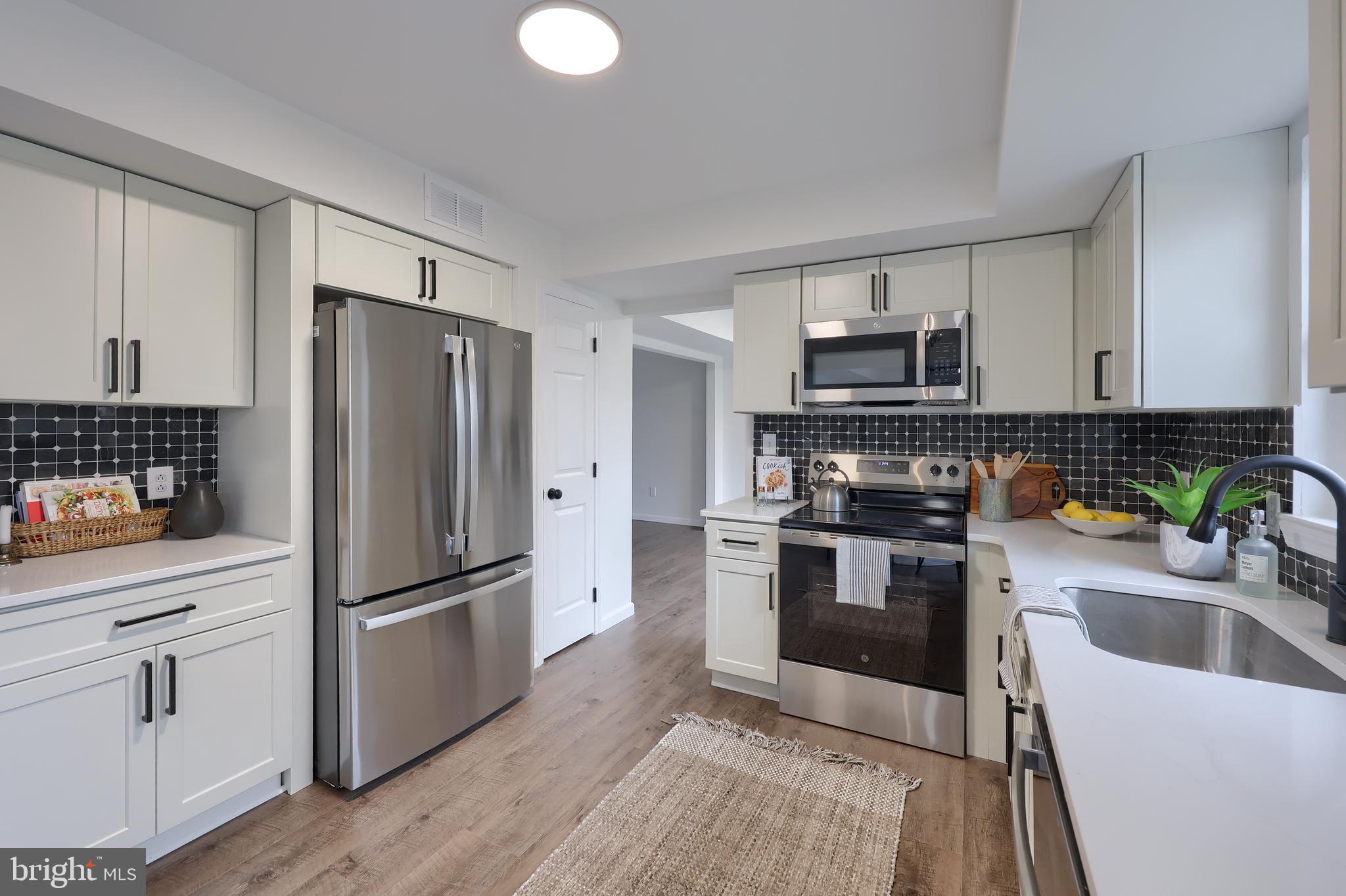 HUNTERS RUN - Residential