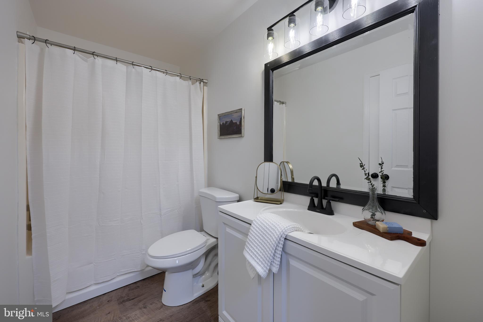 HUNTERS RUN - Residential