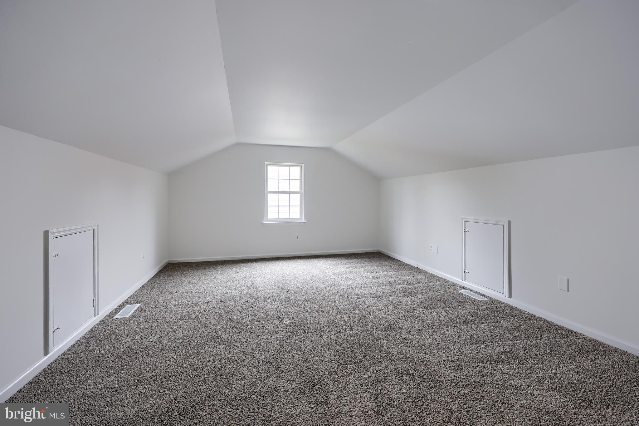 HUNTERS RUN - Residential