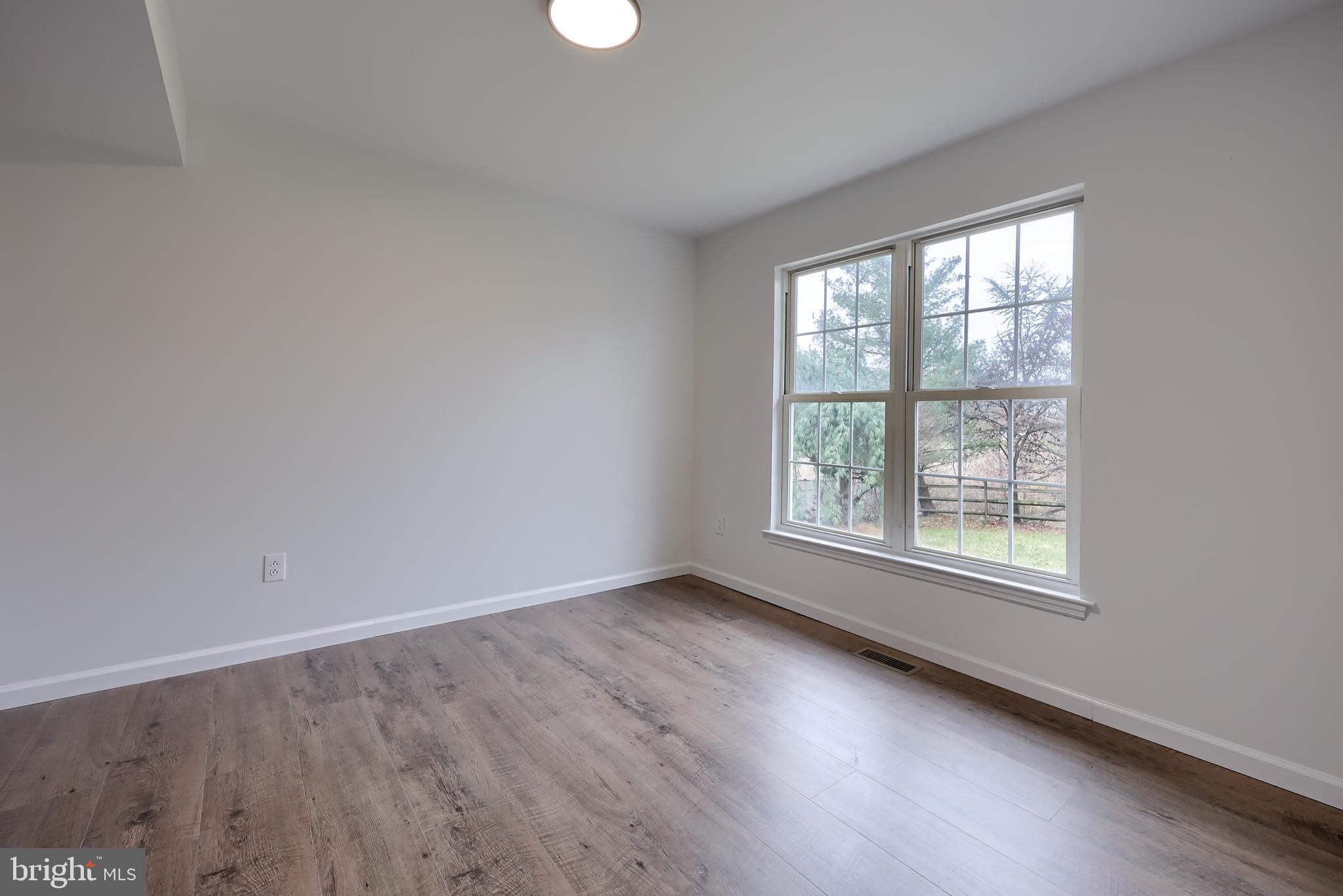 HUNTERS RUN - Residential