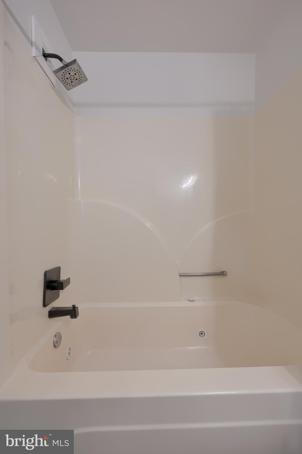 HUNTERS RUN - Residential