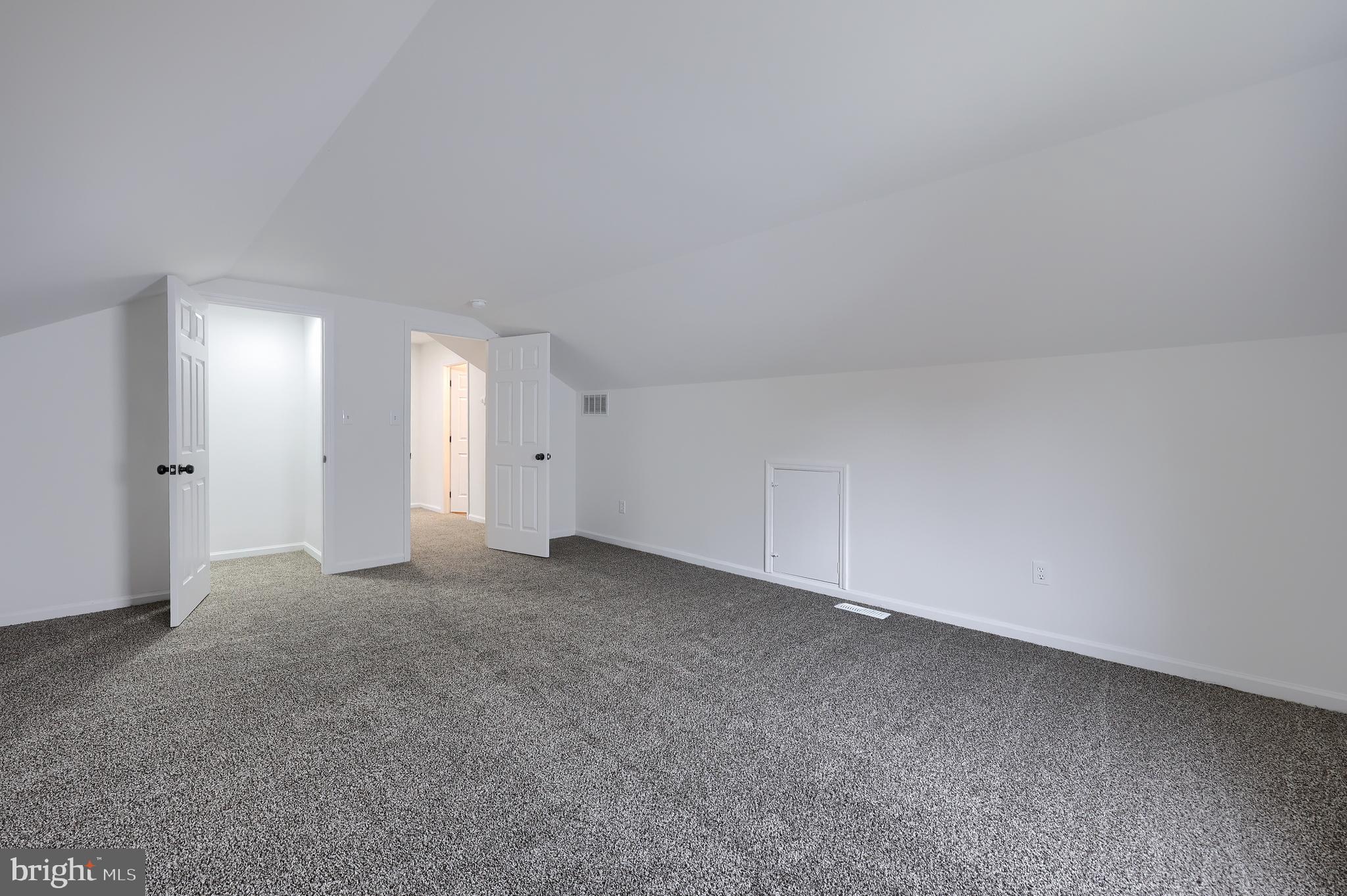 HUNTERS RUN - Residential