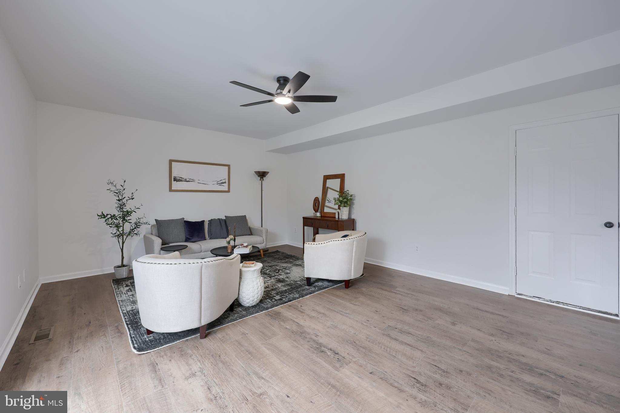 HUNTERS RUN - Residential