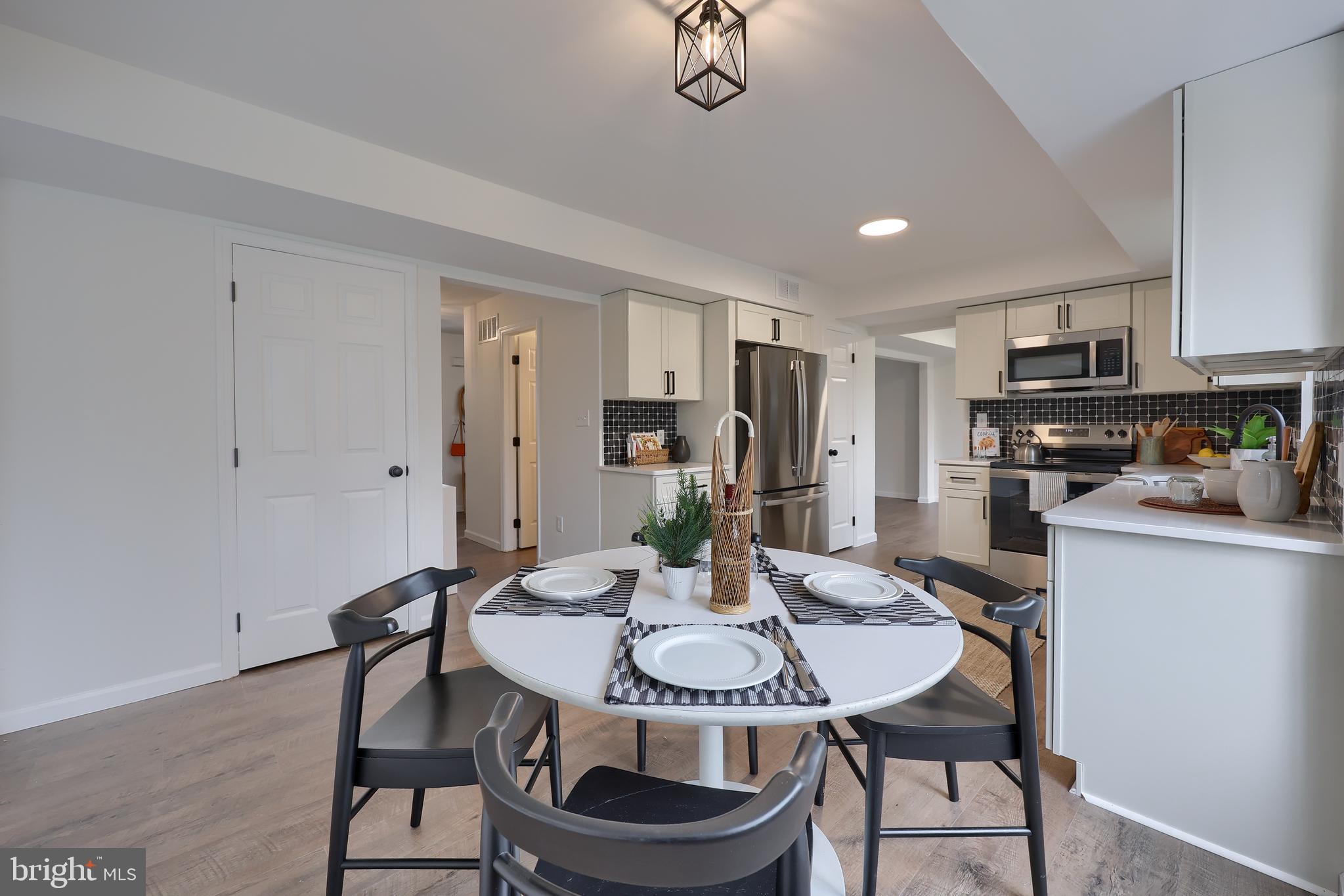 HUNTERS RUN - Residential