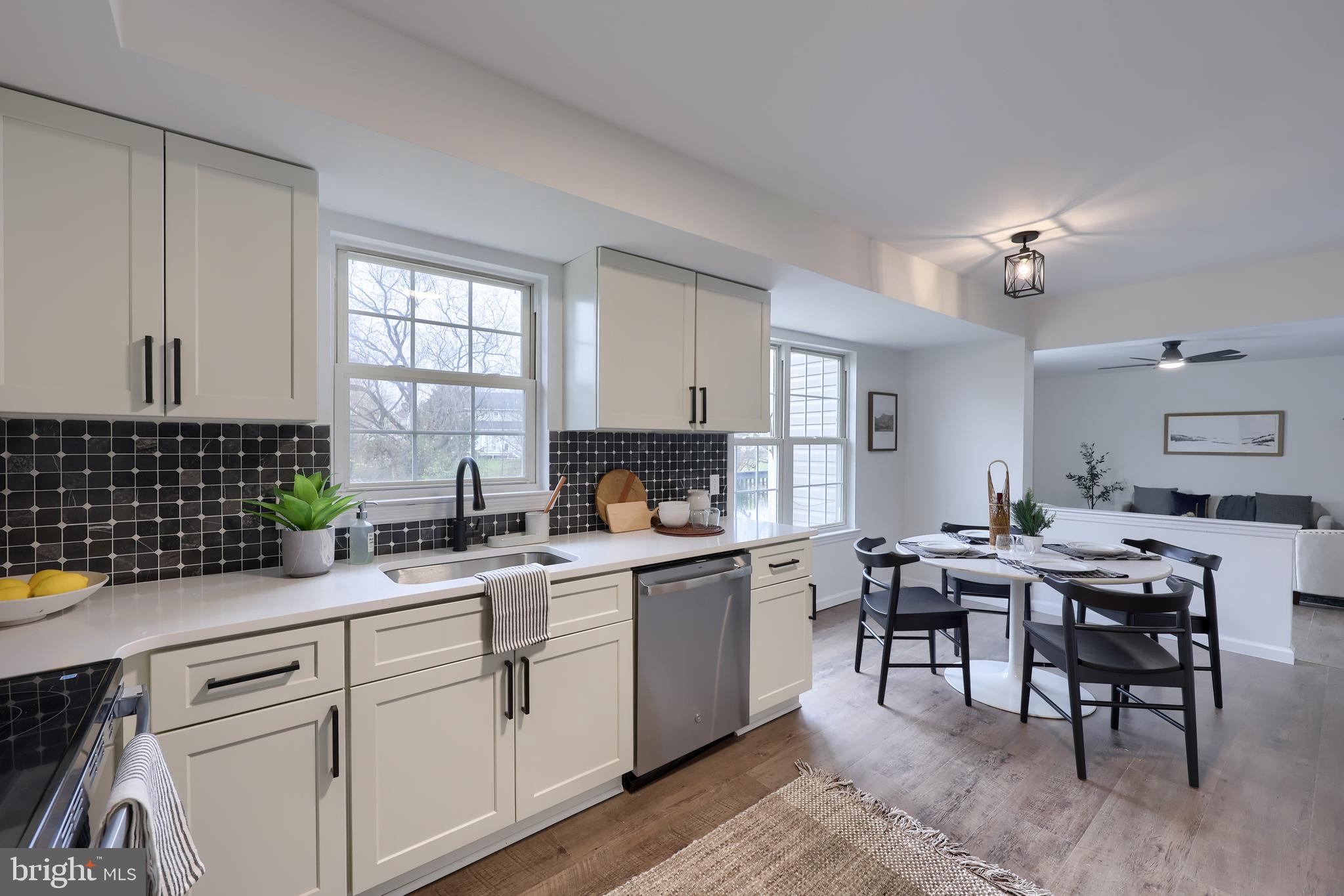 HUNTERS RUN - Residential