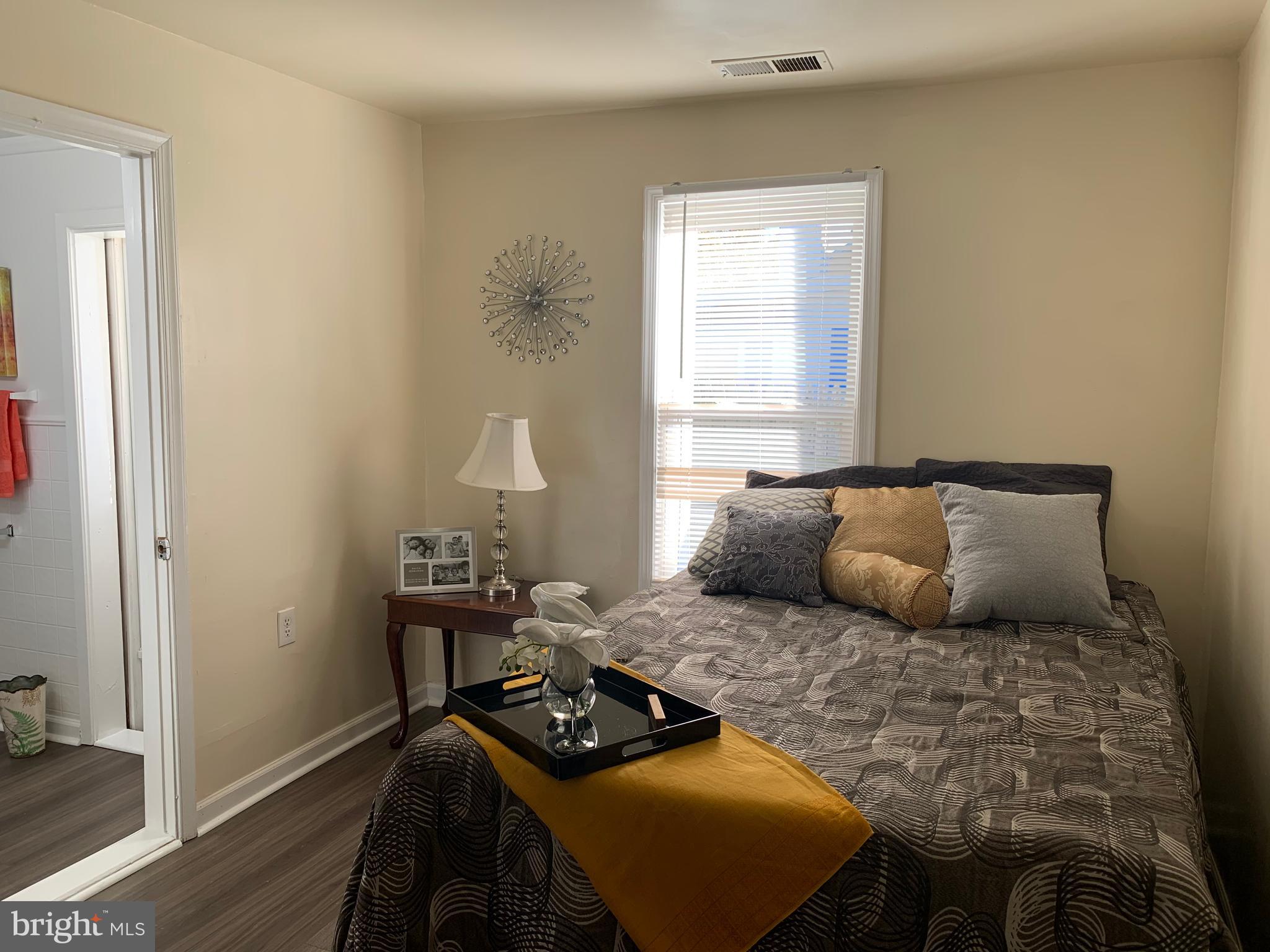 DEANWOOD PARK - Residential