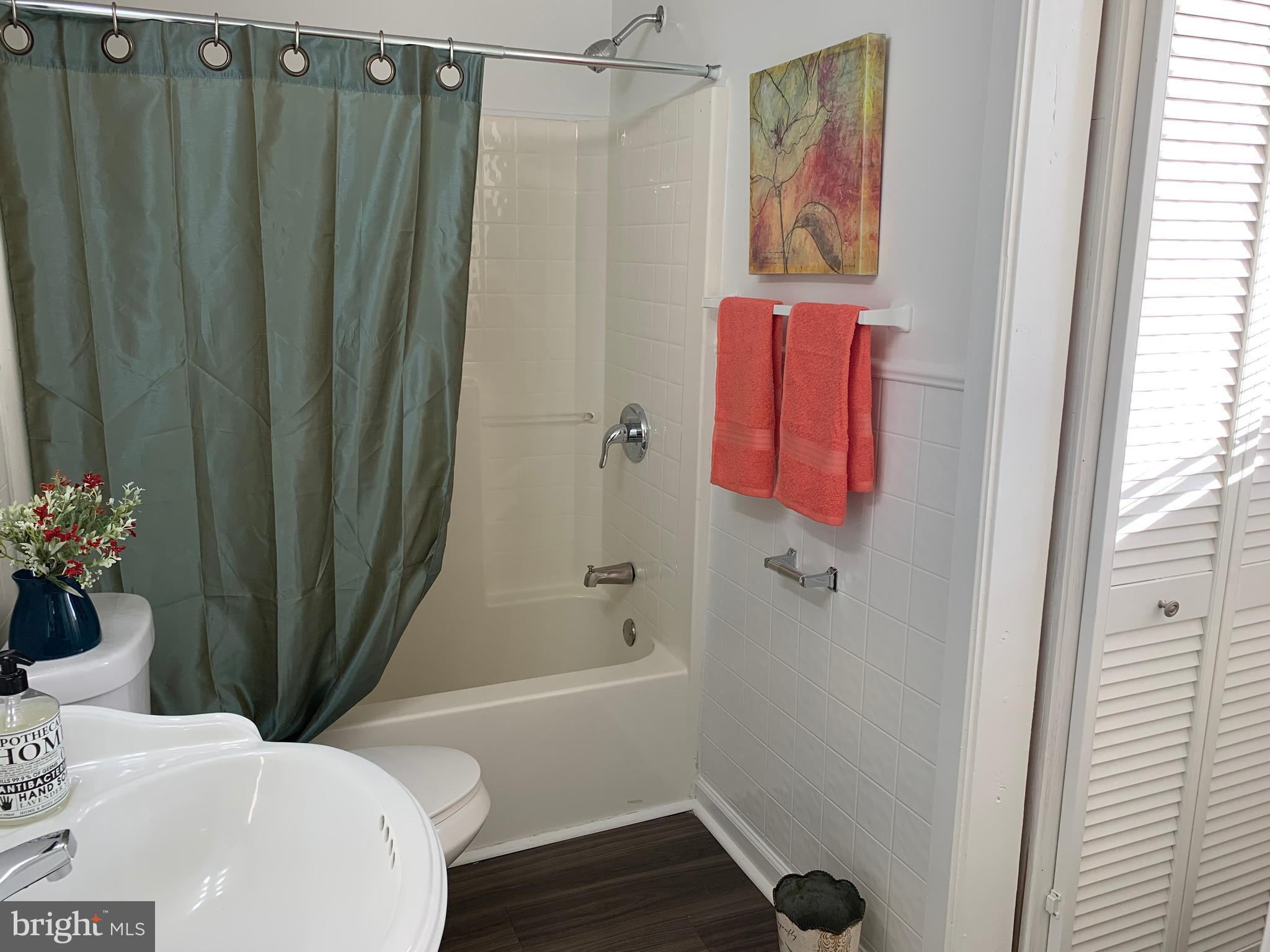 DEANWOOD PARK - Residential