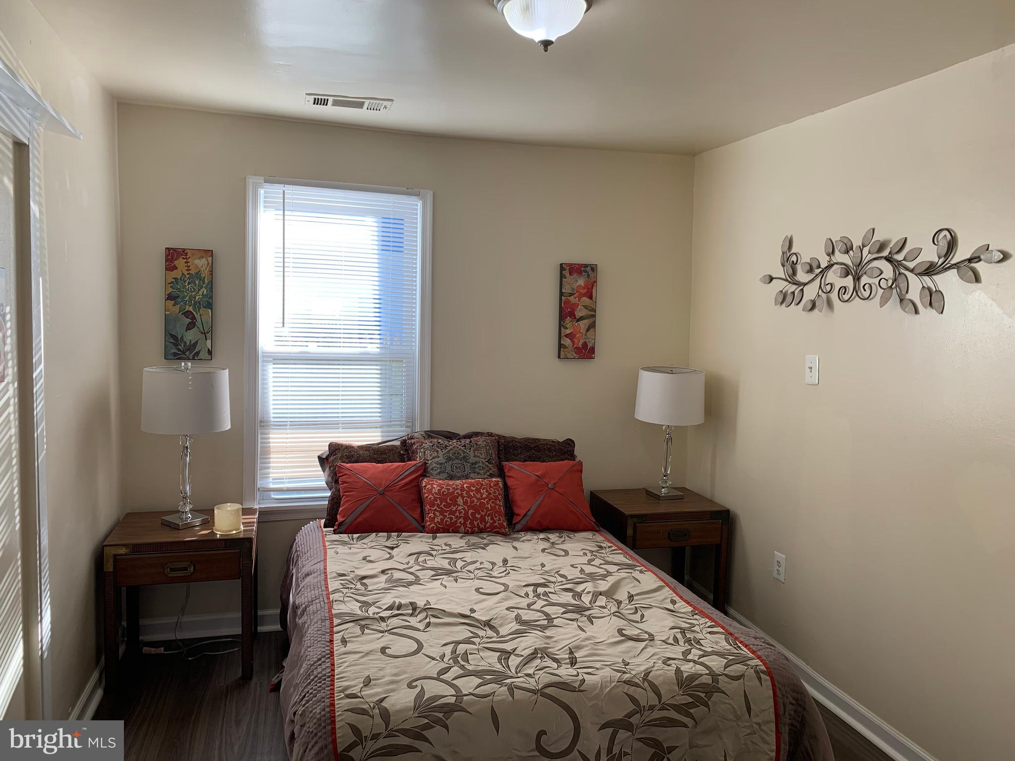 DEANWOOD PARK - Residential