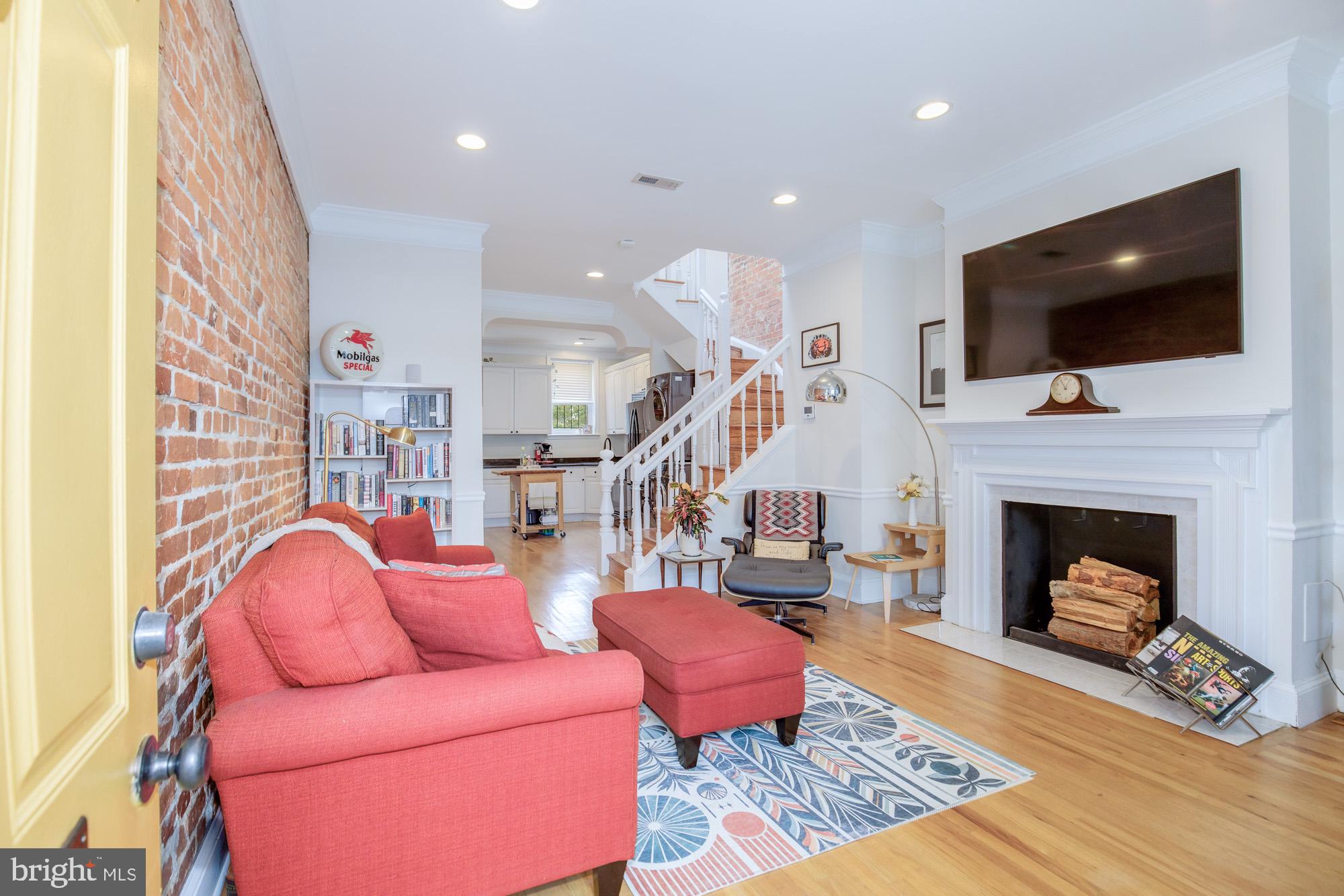 1549 4TH STREET NW