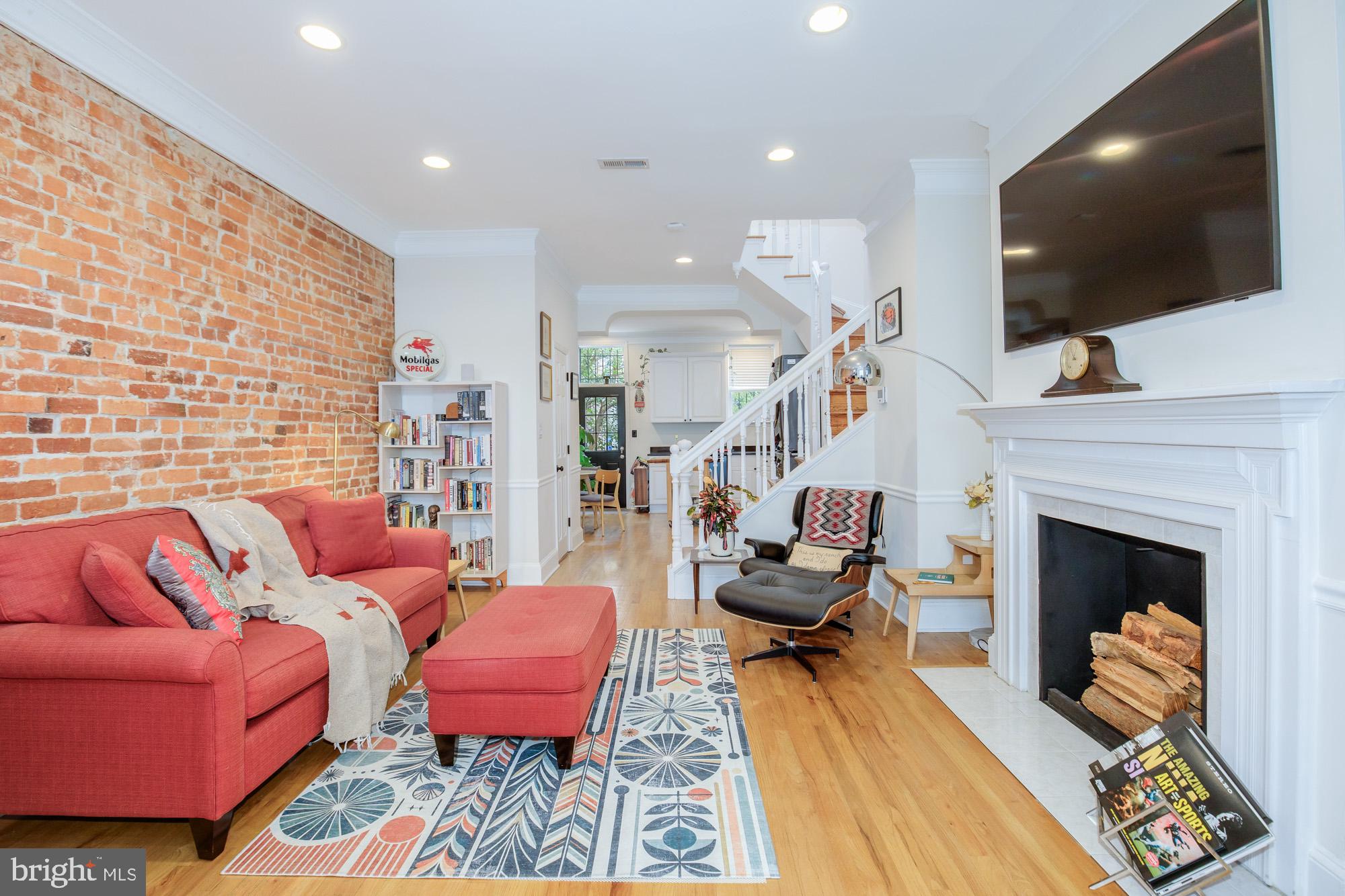 1549 4TH STREET NW