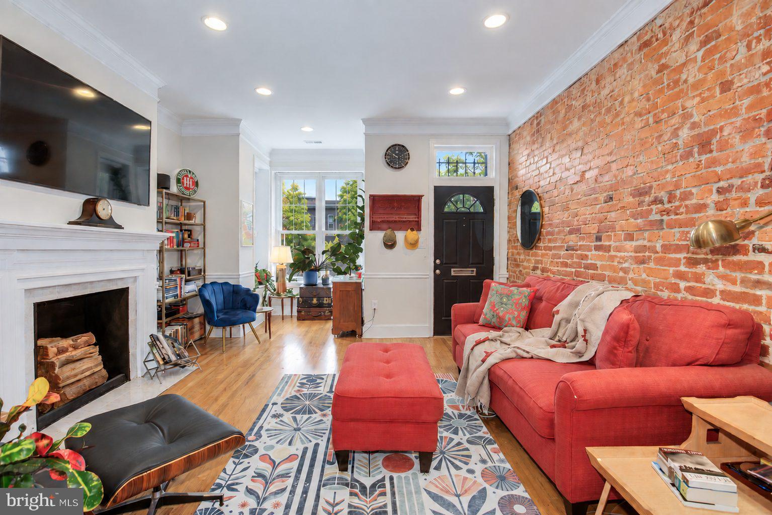 1549 4TH STREET NW