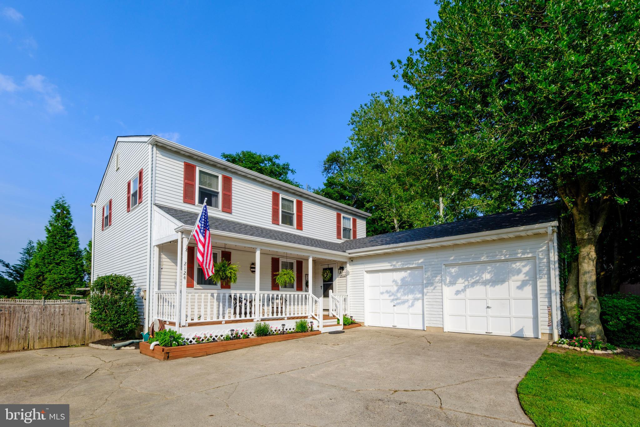2124 MAGNOLIA COURT