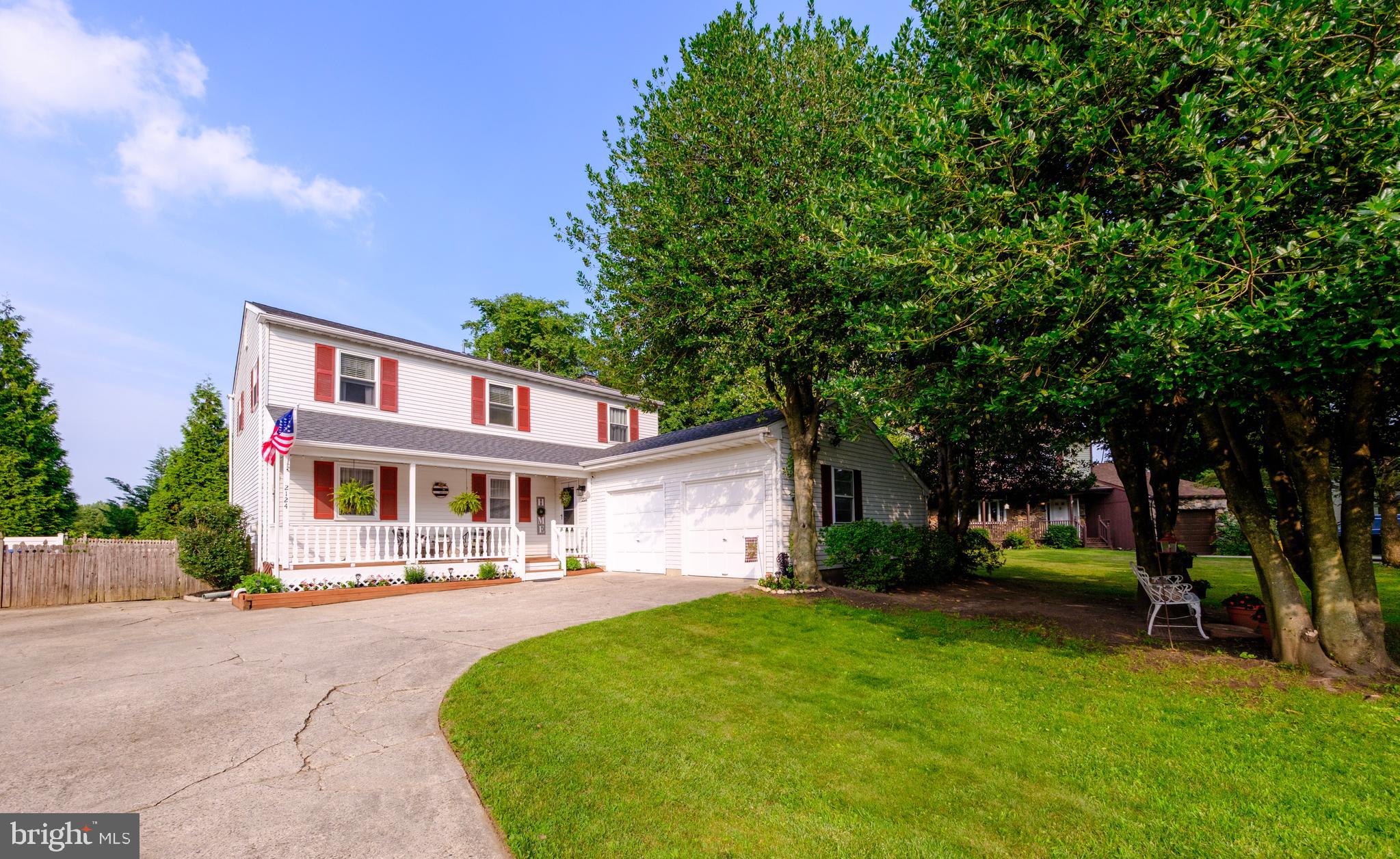 2124 MAGNOLIA COURT