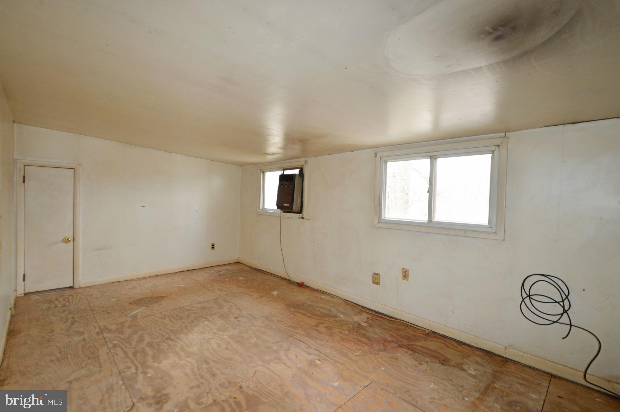 CATONSVILLE MANOR - Residential