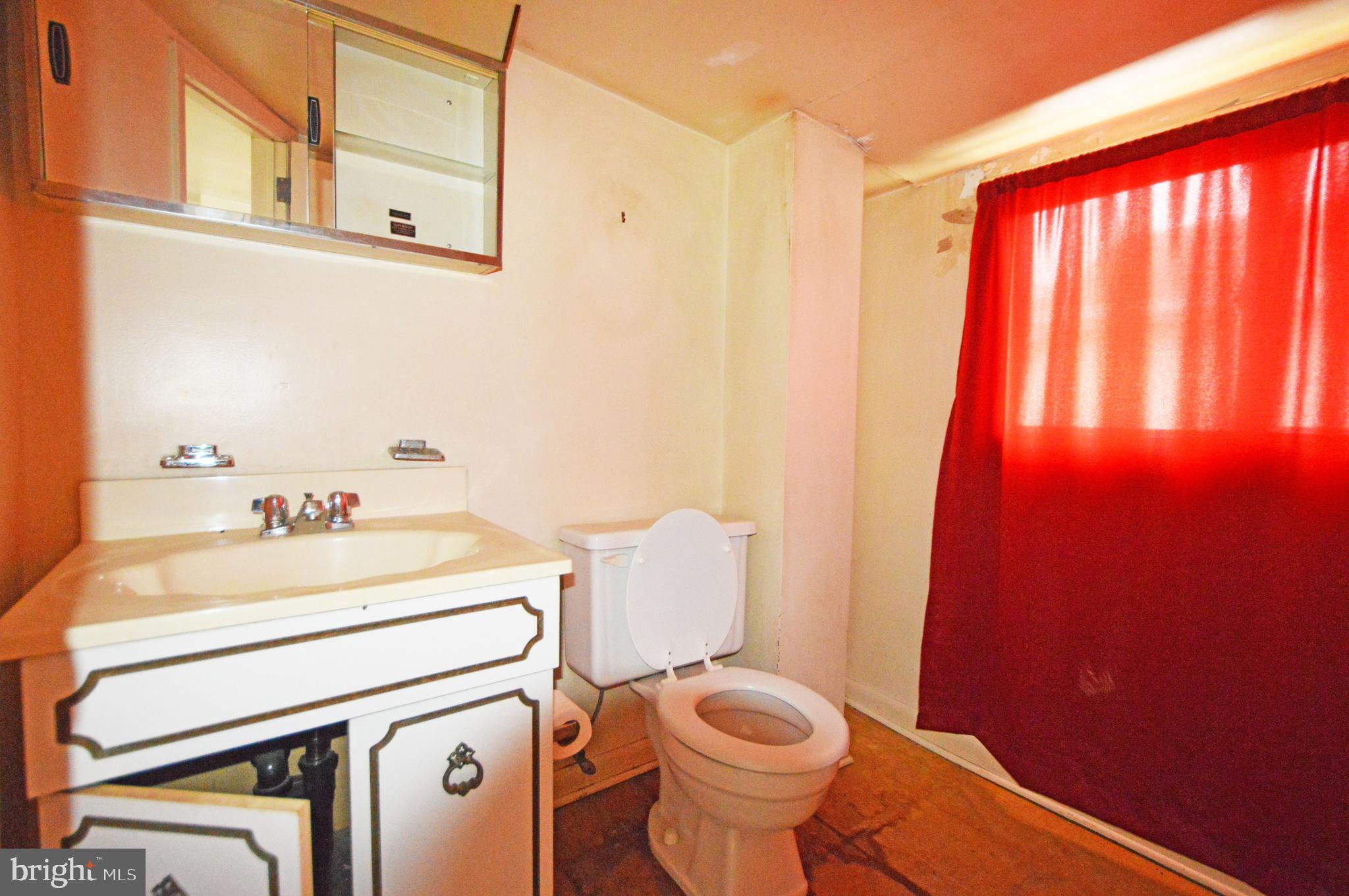 CATONSVILLE MANOR - Residential