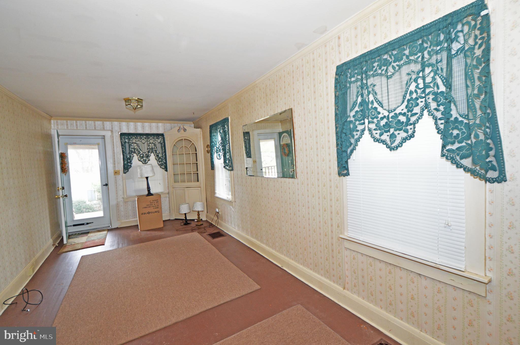 CATONSVILLE MANOR - Residential