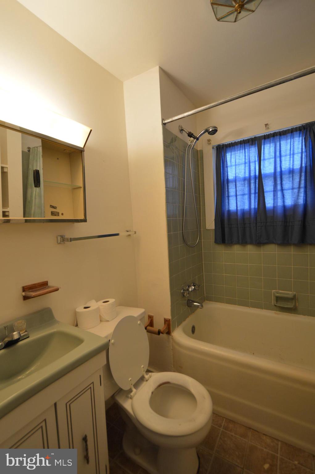 CATONSVILLE MANOR - Residential