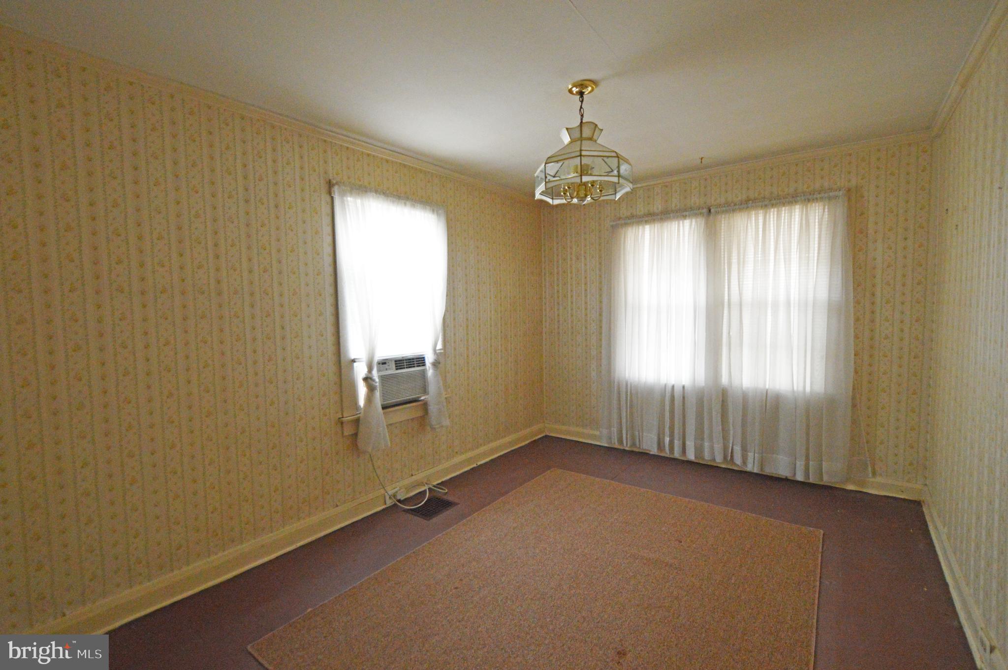 CATONSVILLE MANOR - Residential