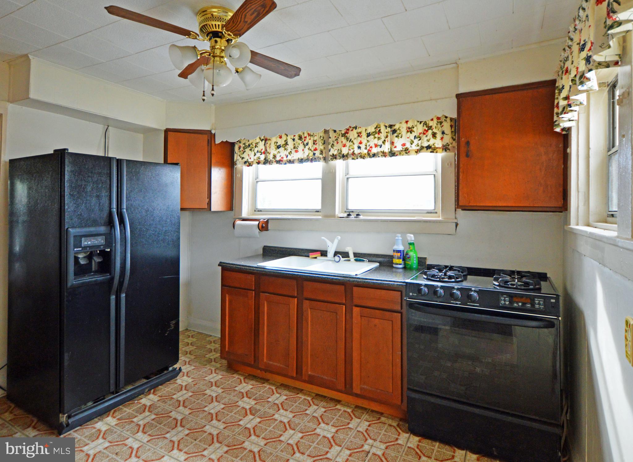 CATONSVILLE MANOR - Residential