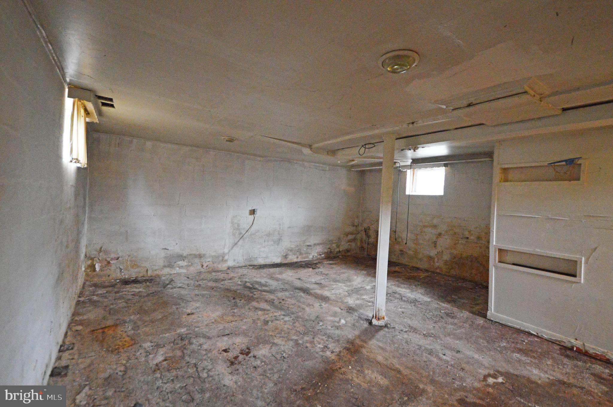 CATONSVILLE MANOR - Residential