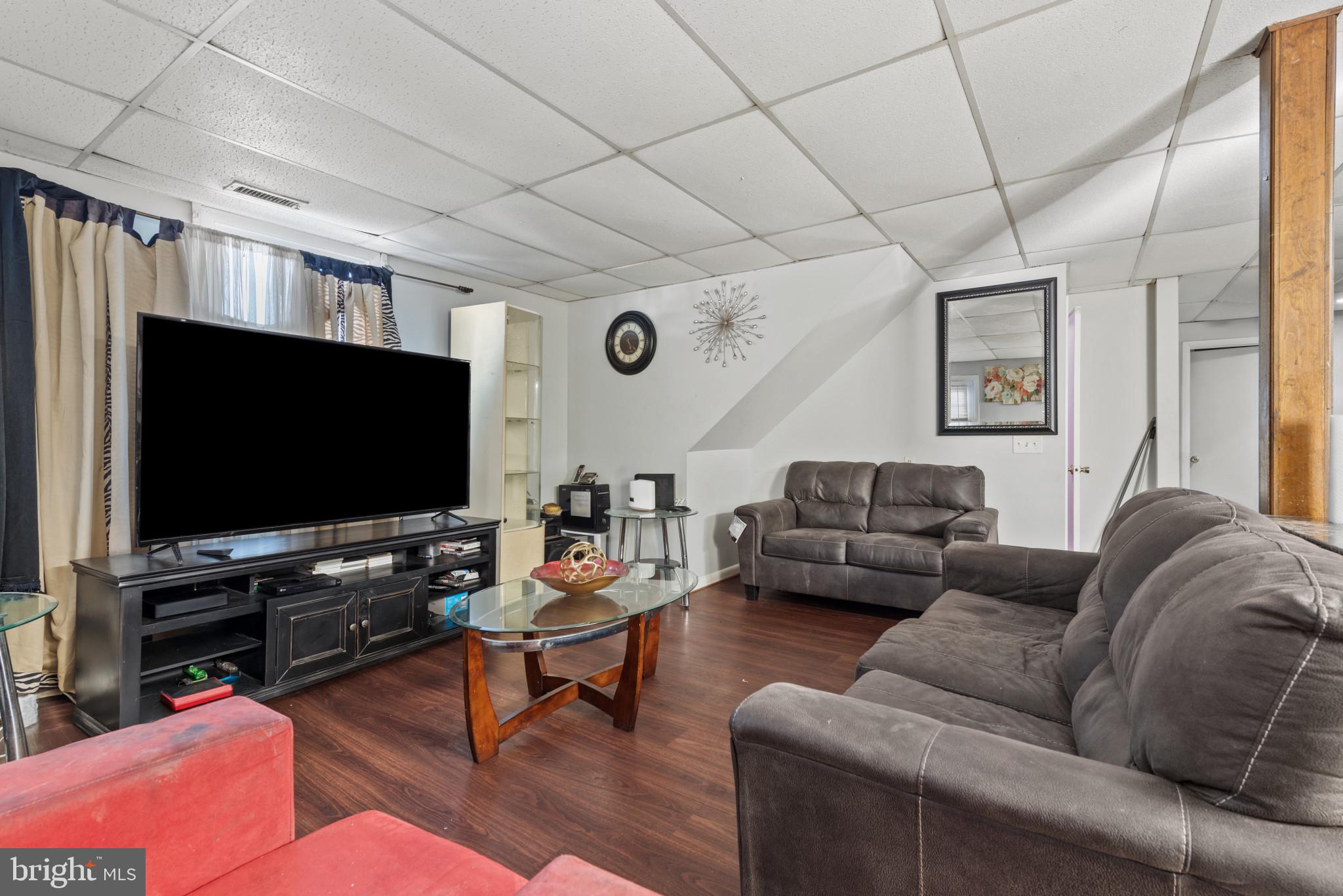 3739 COURTLEIGH