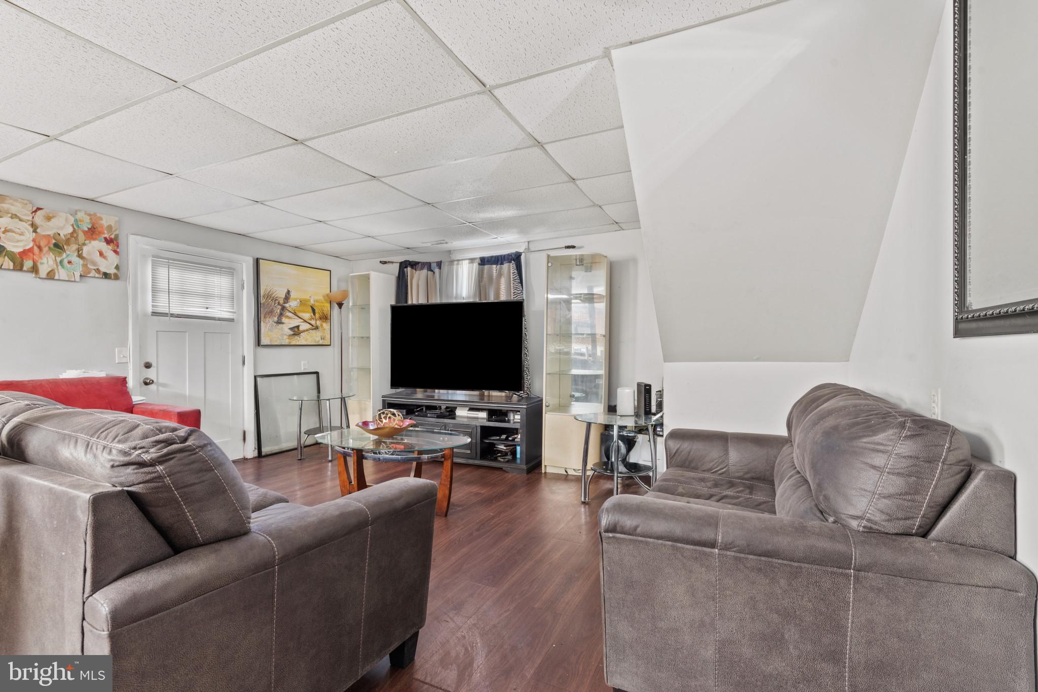 3739 COURTLEIGH