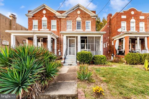 1914 NEWTON STREET NE WASHINGTON DC 20018