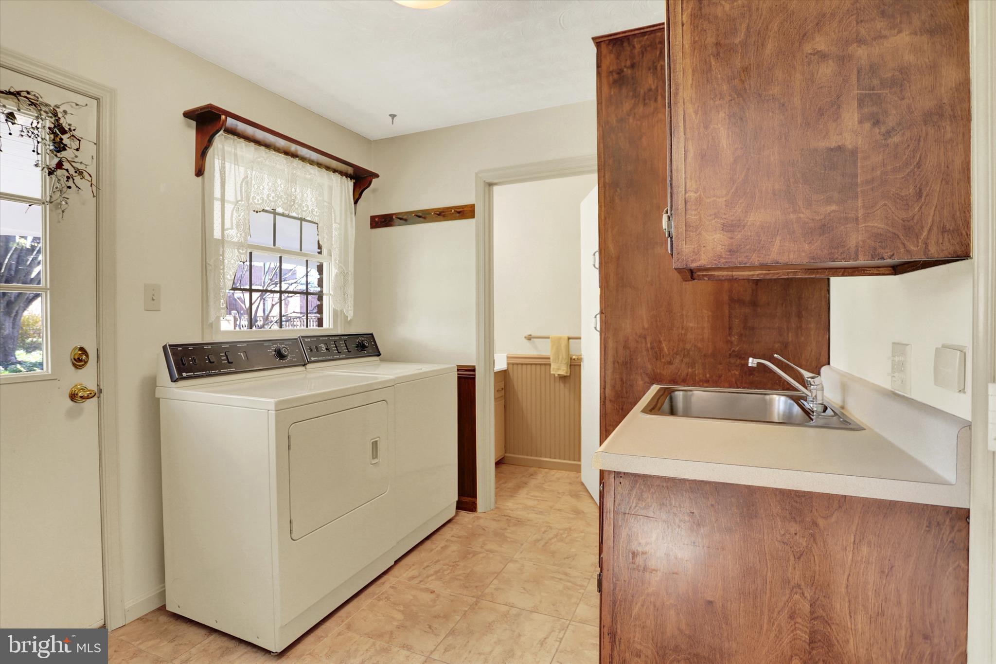 HALLWOOD HEIGHTS - Residential