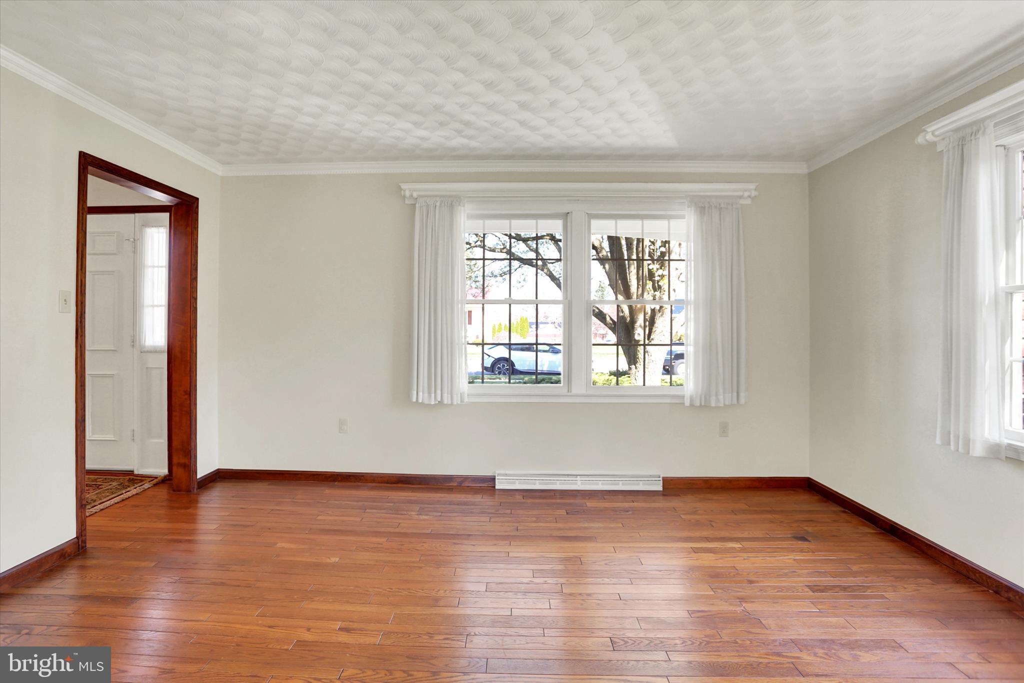 HALLWOOD HEIGHTS - Residential