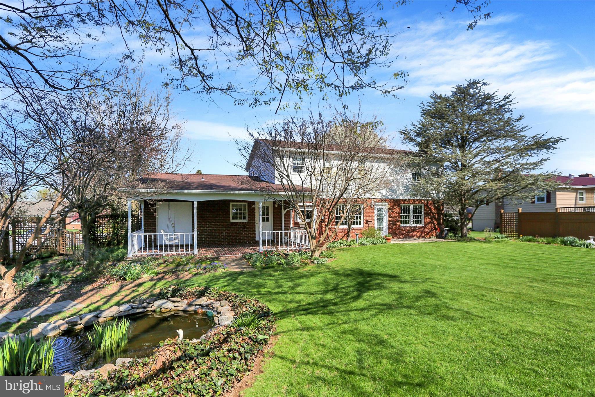 HALLWOOD HEIGHTS - Residential