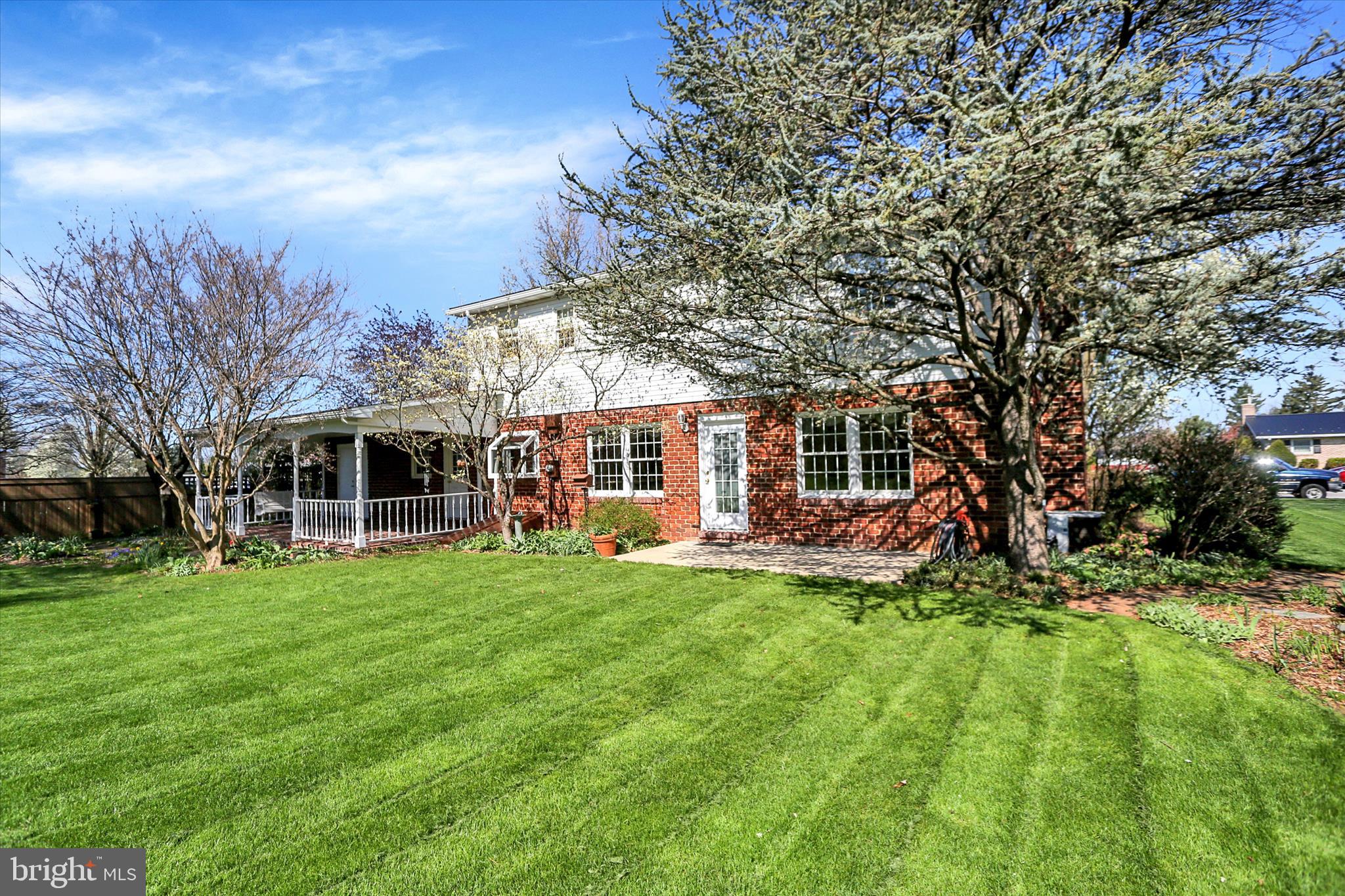 HALLWOOD HEIGHTS - Residential